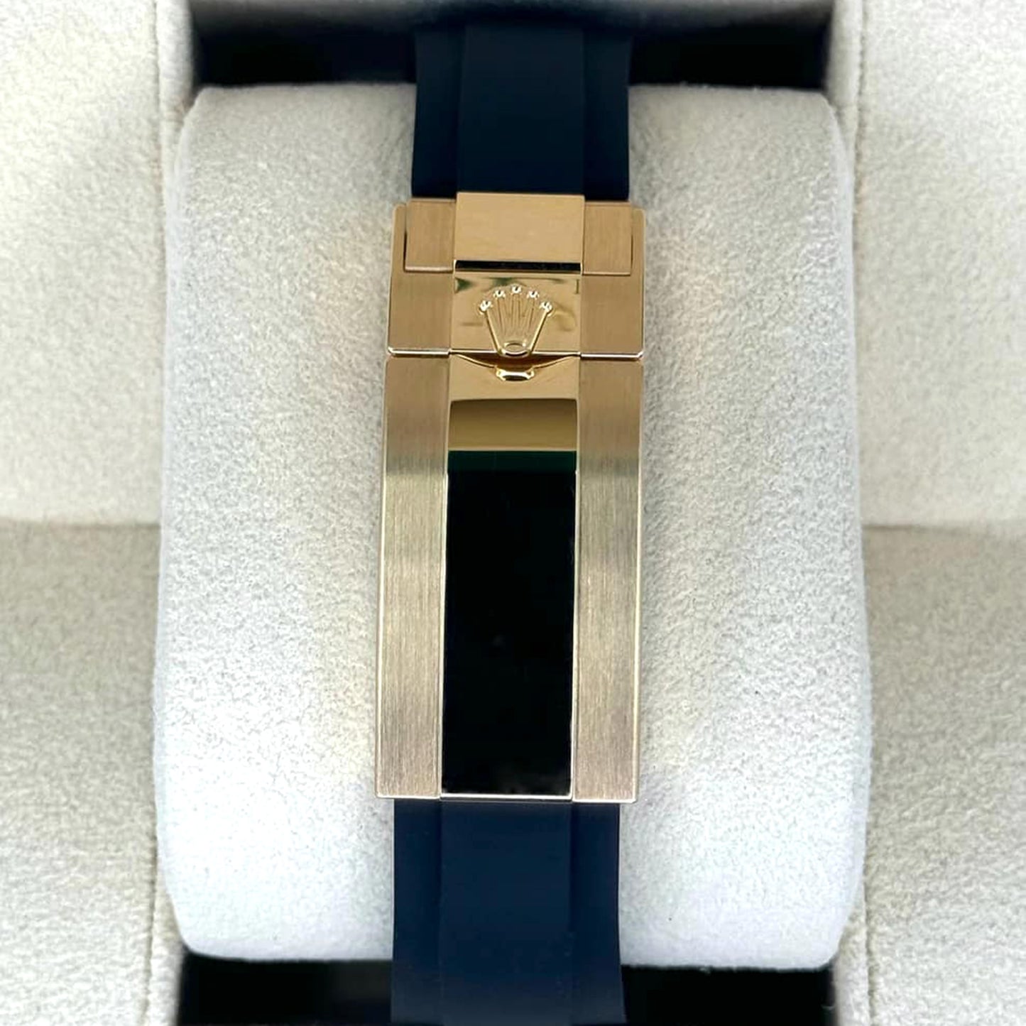 Rolex Cosmograph Daytona 40mm, 18k Yellow Gold, Ref# 126518ln-0008