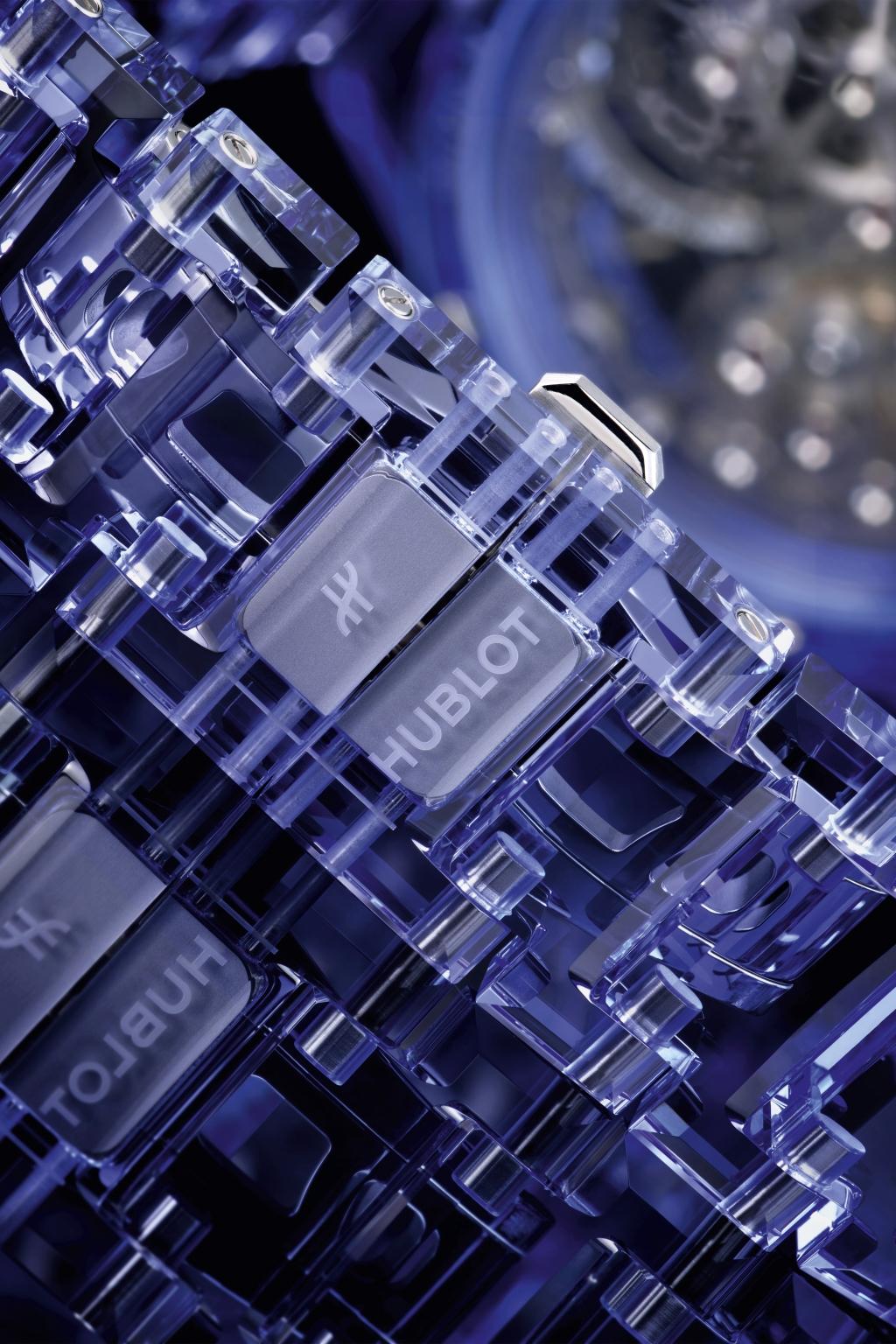 Hublot Big Bang Integrated Tourbillon Full Blue Sapphire, 43mm, Ref# 455.JL.0120.JL, Clasp