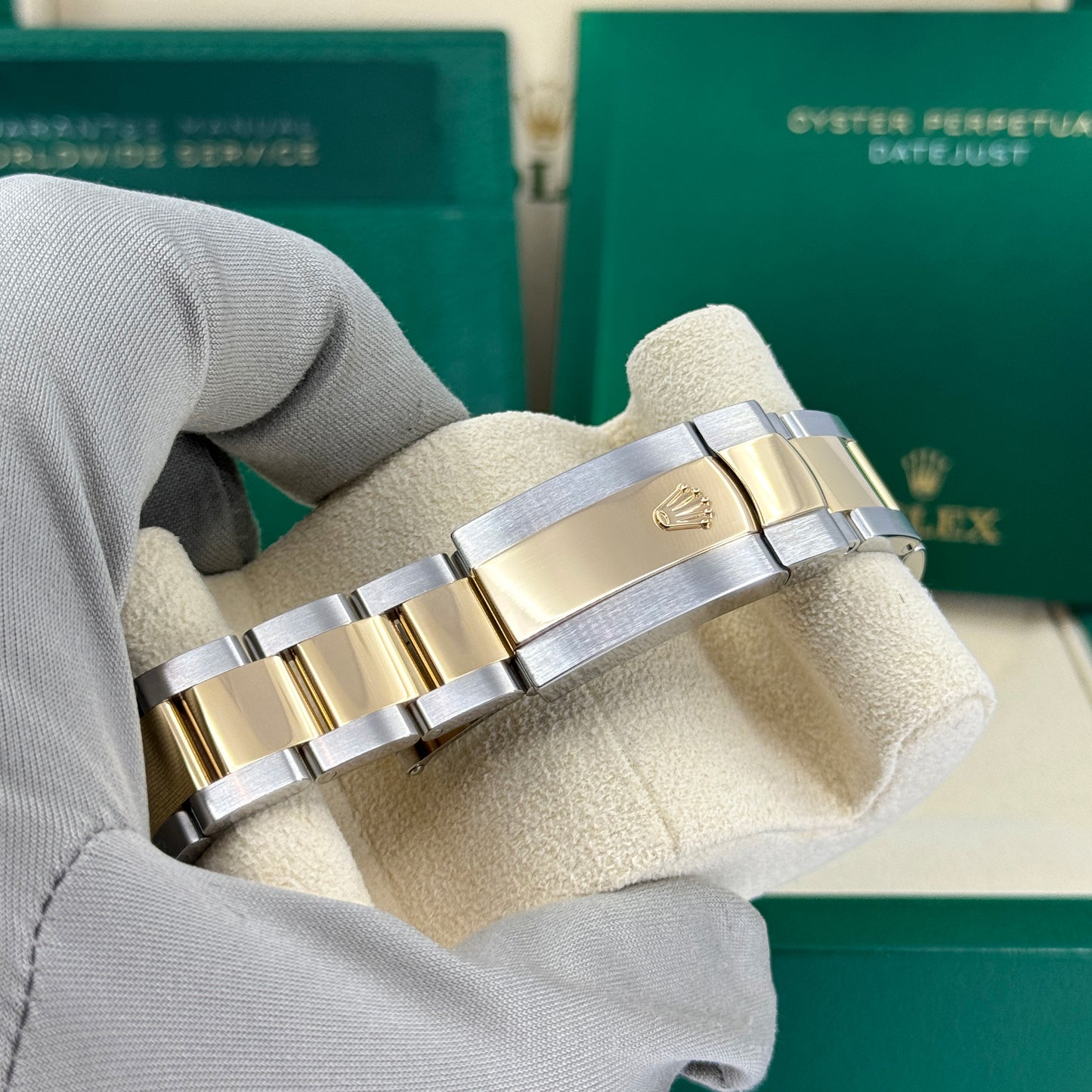 Pre-owned Rolex Datejust, 41mm, Wimbledon, 18k Yellow Gold and Stainless Steel, Oyster, Fluted, 126333-0019