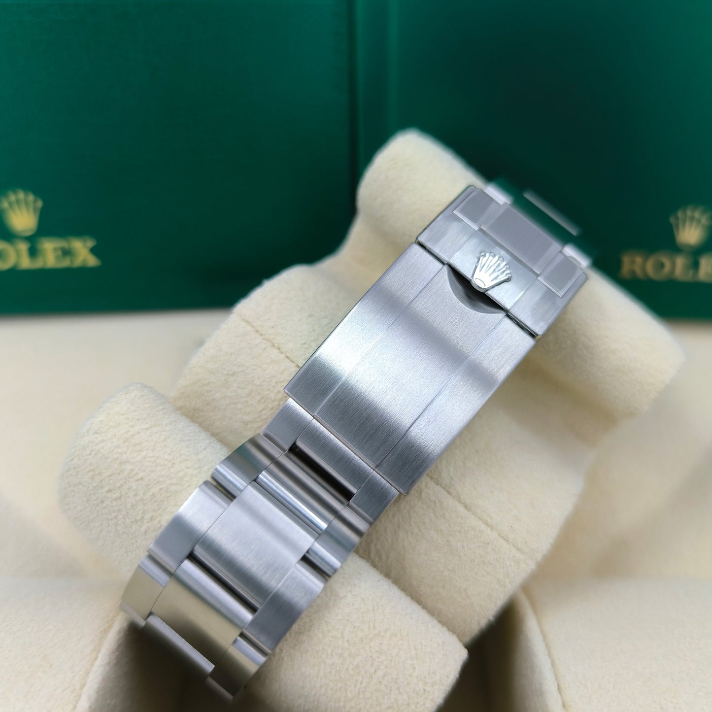 Pre-owned Rolex Explorer II Oystersteel Ref# 226570-0002