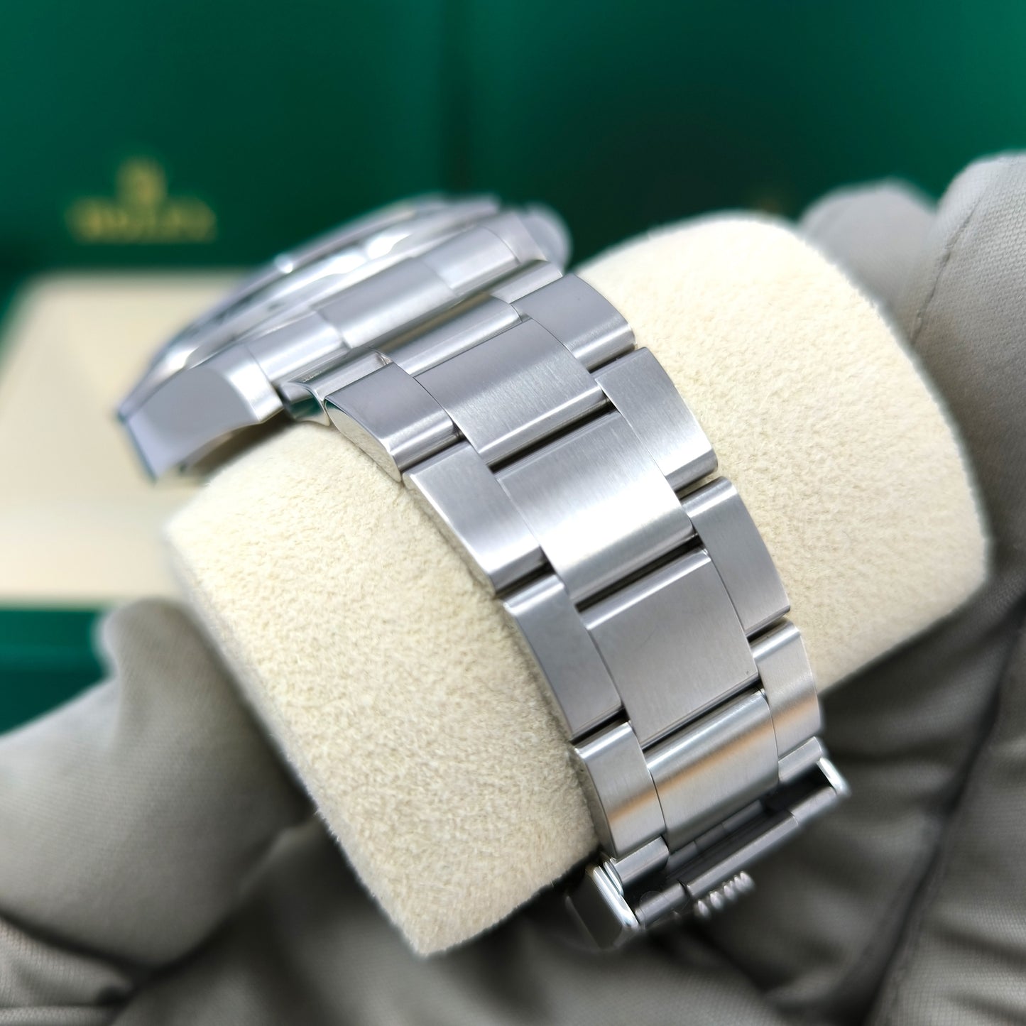 Pre-owned Rolex Explorer II Oystersteel Ref# 226570-0002