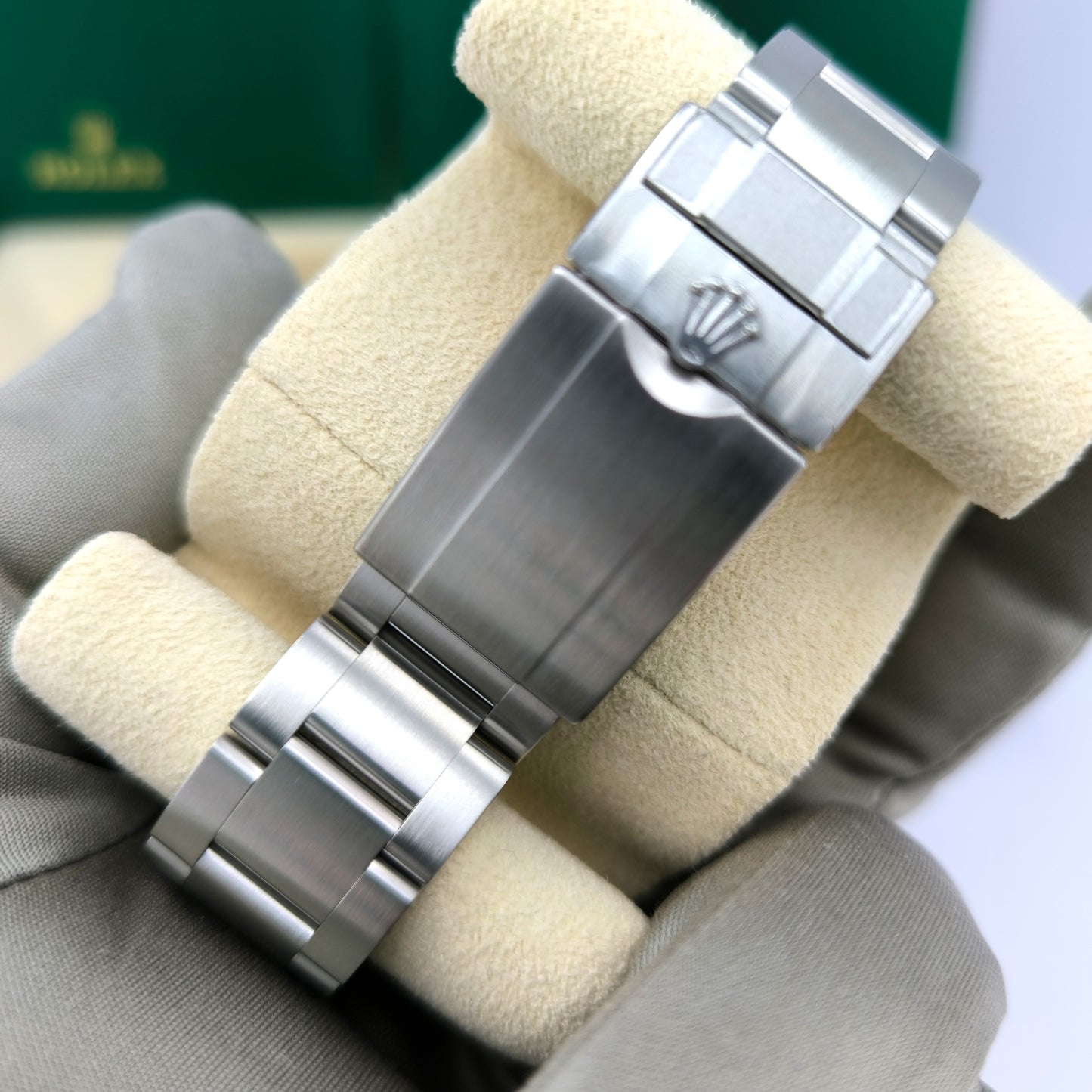 Pre-owned Rolex Explorer II Oystersteel Ref# 226570-0002