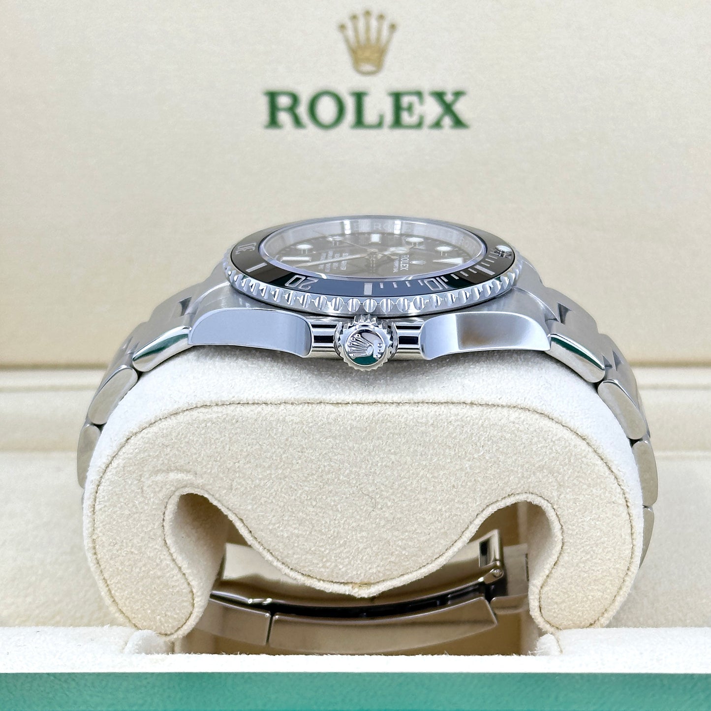 Rolex Submariner No Date 41, Stainless Steel, Black dial, 124060-0001