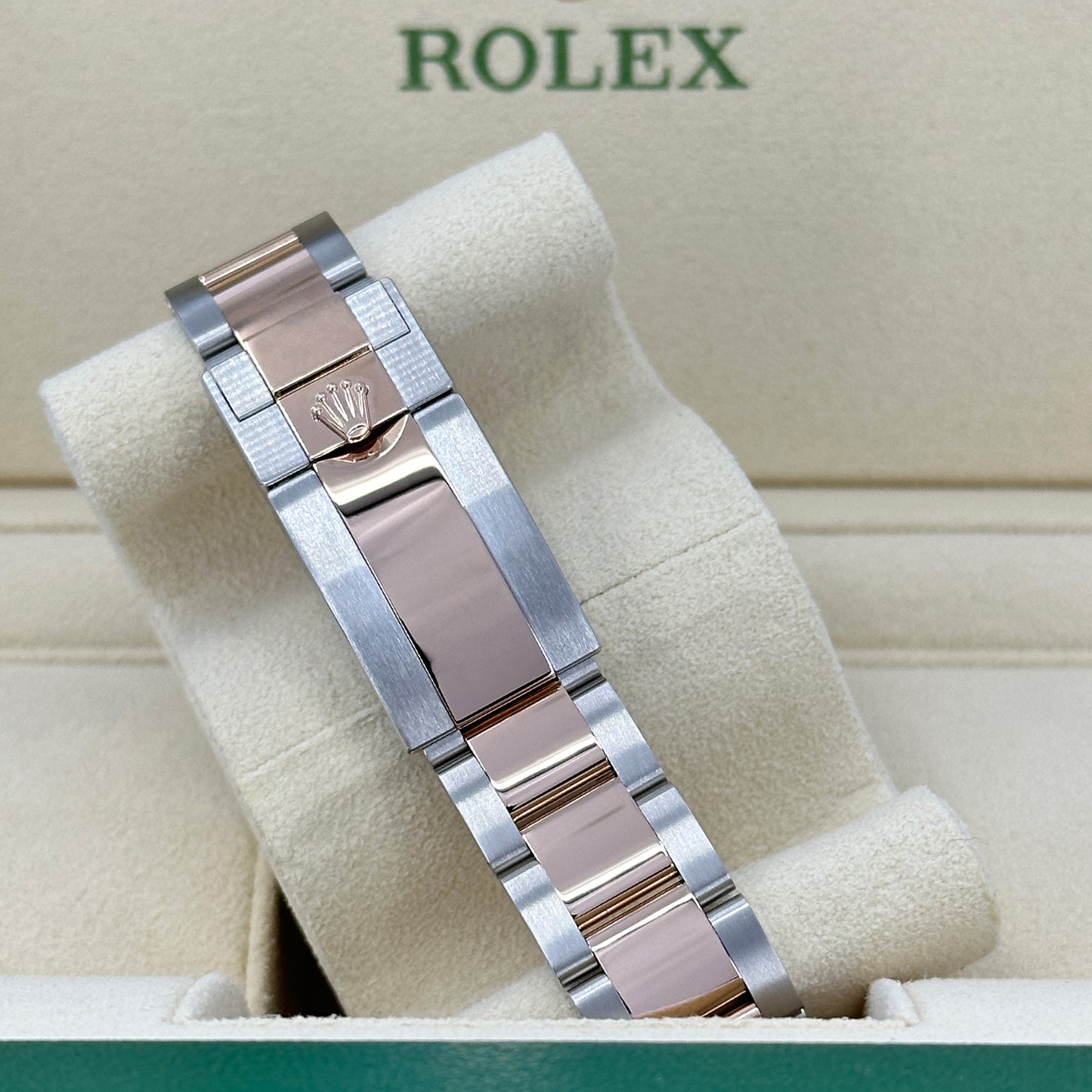 Rolex GMT-Master II Oystersteel and Everose gold Ref# 126711CHNR-0002