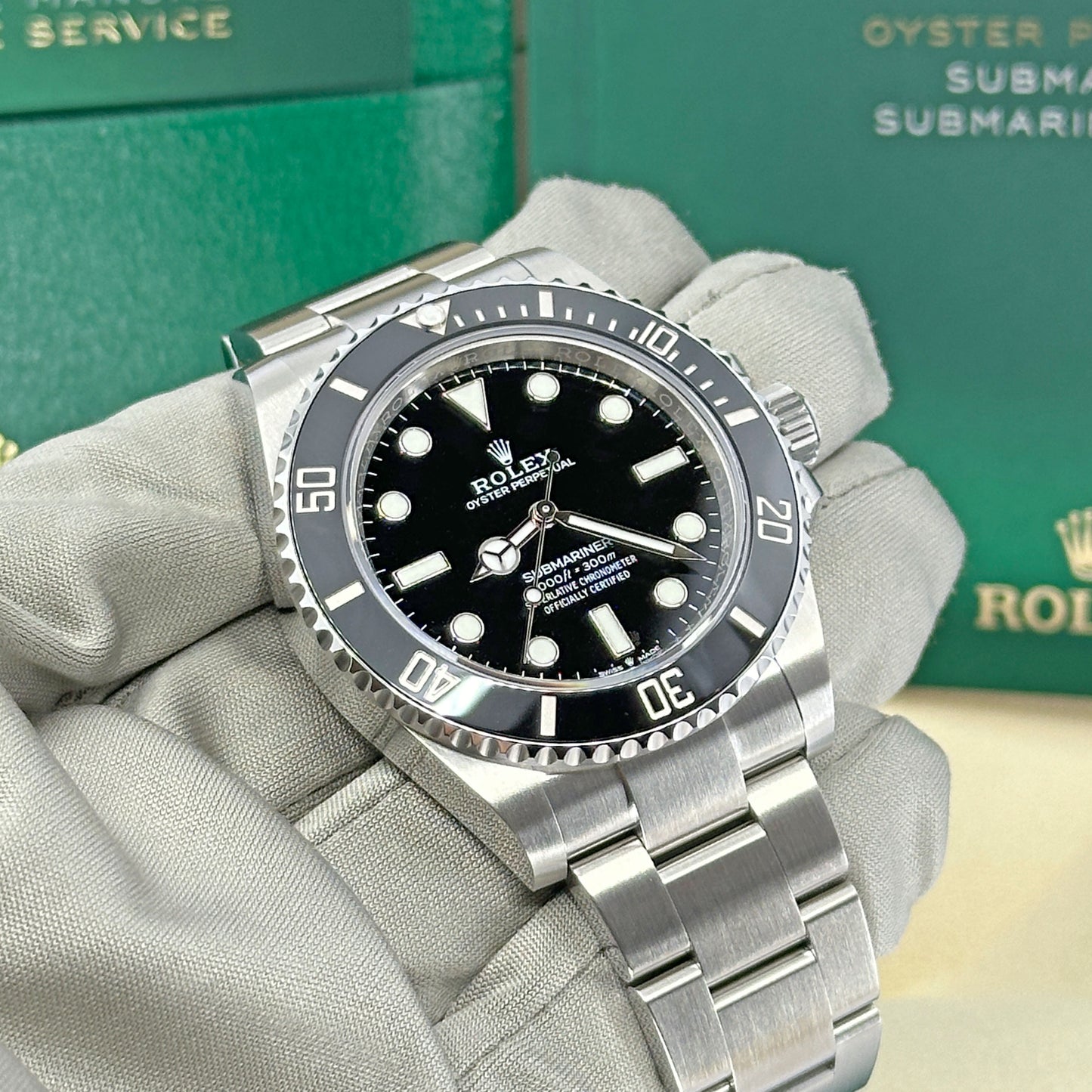 Rolex Submariner 41, No-Date, Black Ceramic Watch, 124060, Complete 2023+