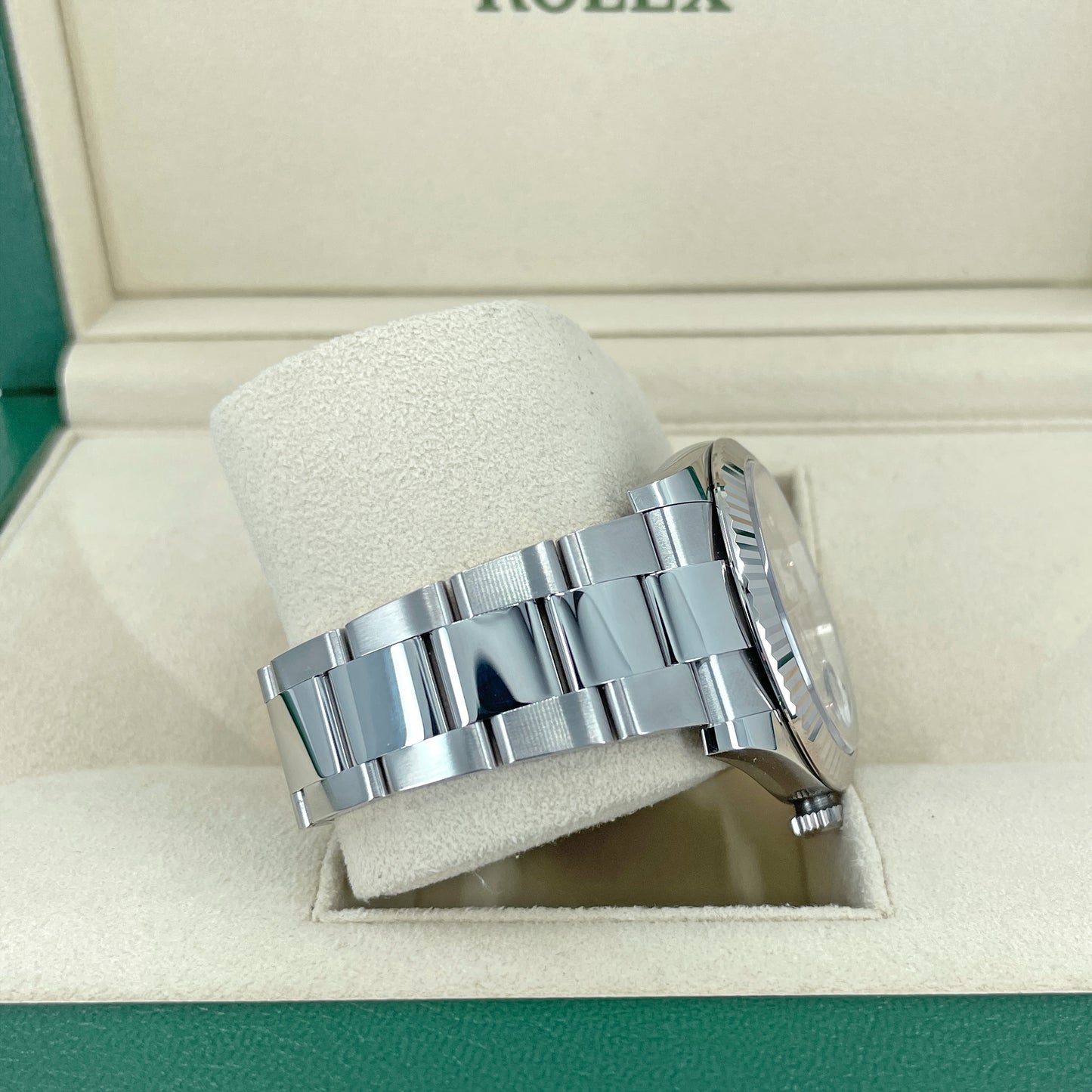 Rolex, Datejust 41, Oystersteel and 18k White Gold, Bright Blue with Diamonds Dial, Oyster 126334-0015