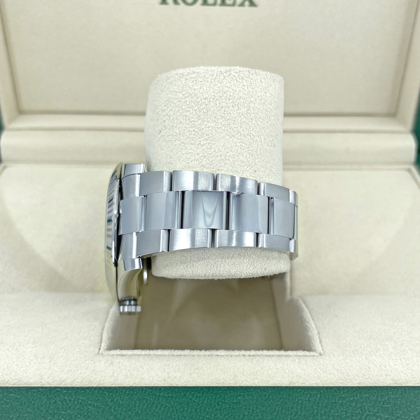 Rolex, Datejust 41, Oystersteel and 18k White Gold, Bright Blue with Diamonds Dial, Oyster 126334-0015