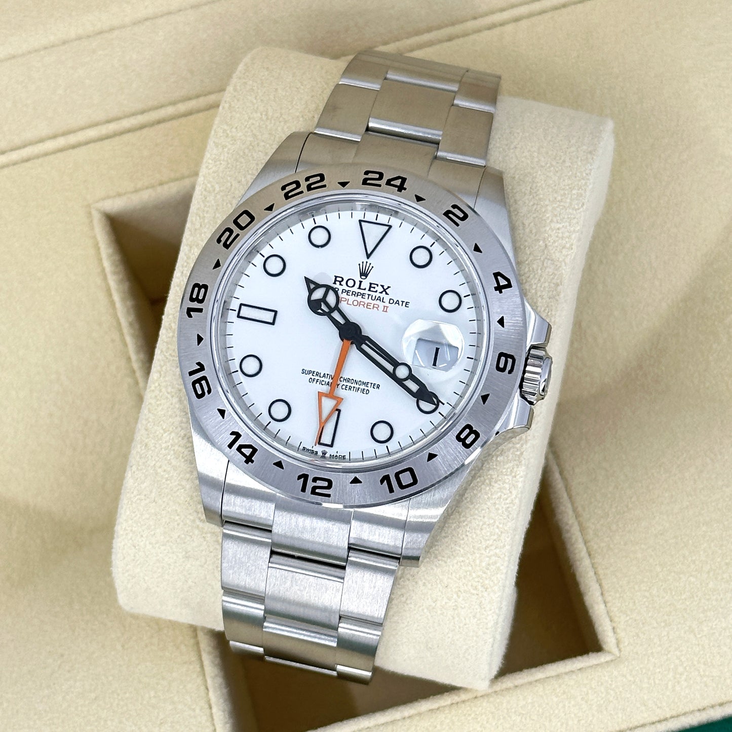 Pre-owned Rolex Explorer II, Oystersteel, 42mm, White dial, Oyster, Ref# 226570-0001