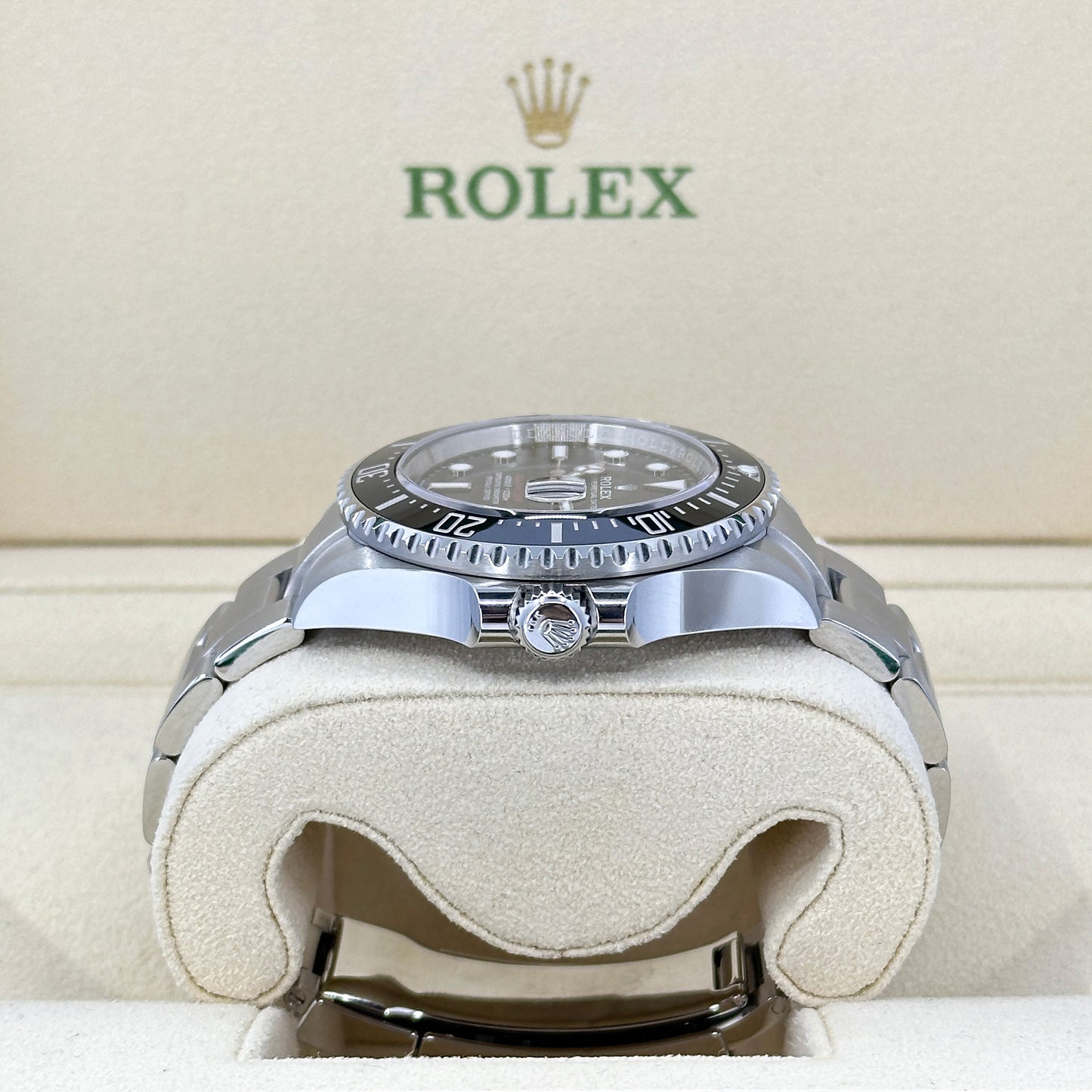 Rolex, Sea-Dweller Red Letters, 43mm, Oystersteel, Ref# 126600
