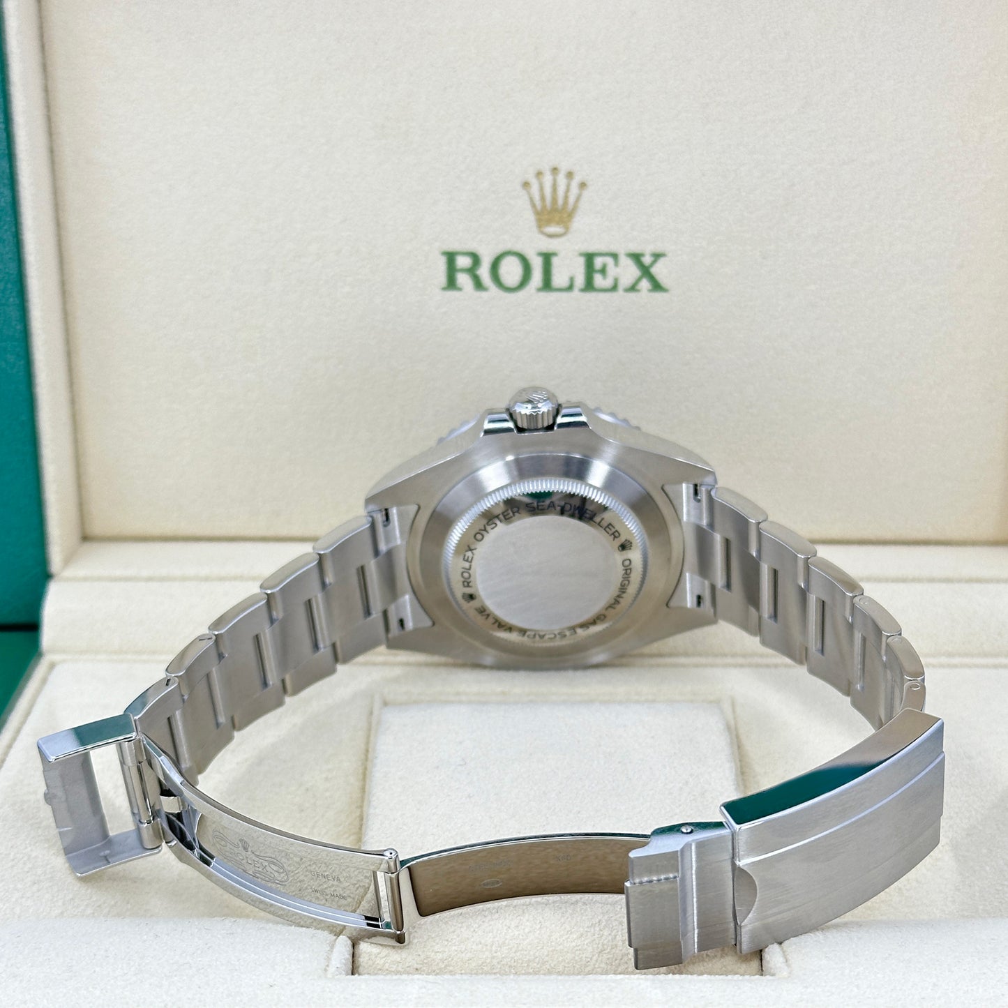 Rolex, Sea-Dweller Red Letters, 43mm, Oystersteel, Ref# 126600