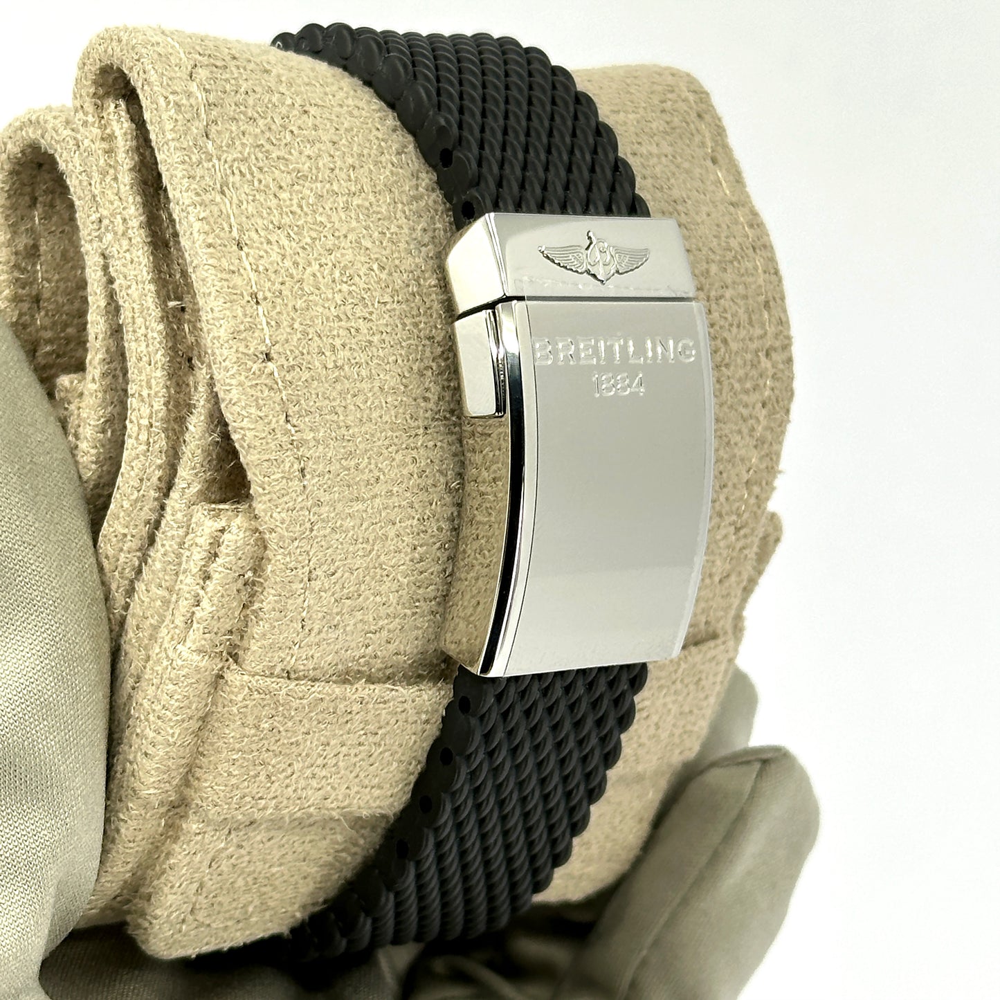 Breitling Superocean Heritage B20 Automatic 42, Ref# UB2010121B1S1, box and papers