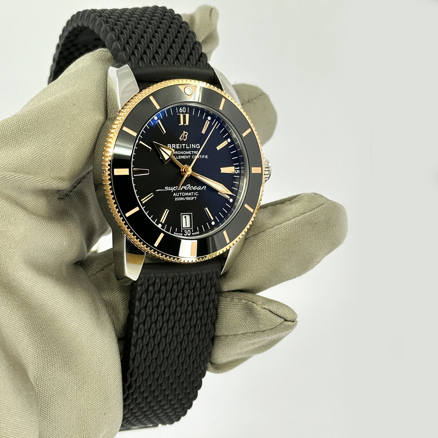 Breitling Superocean Heritage B20 Automatic 42, Ref# UB2010121B1S1, box and papers