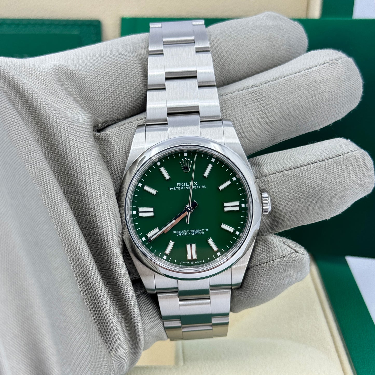 Pre-owned Rolex Oyster Perpetual 41 No Date, Oystersteel, 41mm, Oyster, Ref# 124300-0005