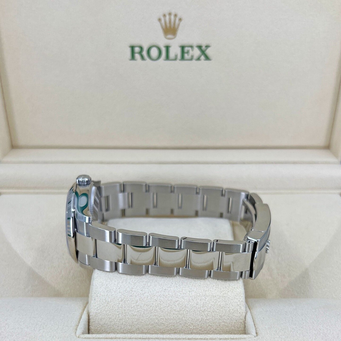 Rolex Datejust 31, Oystersteel and 18k White Gold with Diamonds, Pink Roman dial, 31mm, Fluted, Oyster, Ref# 278274-0023, Bracelet