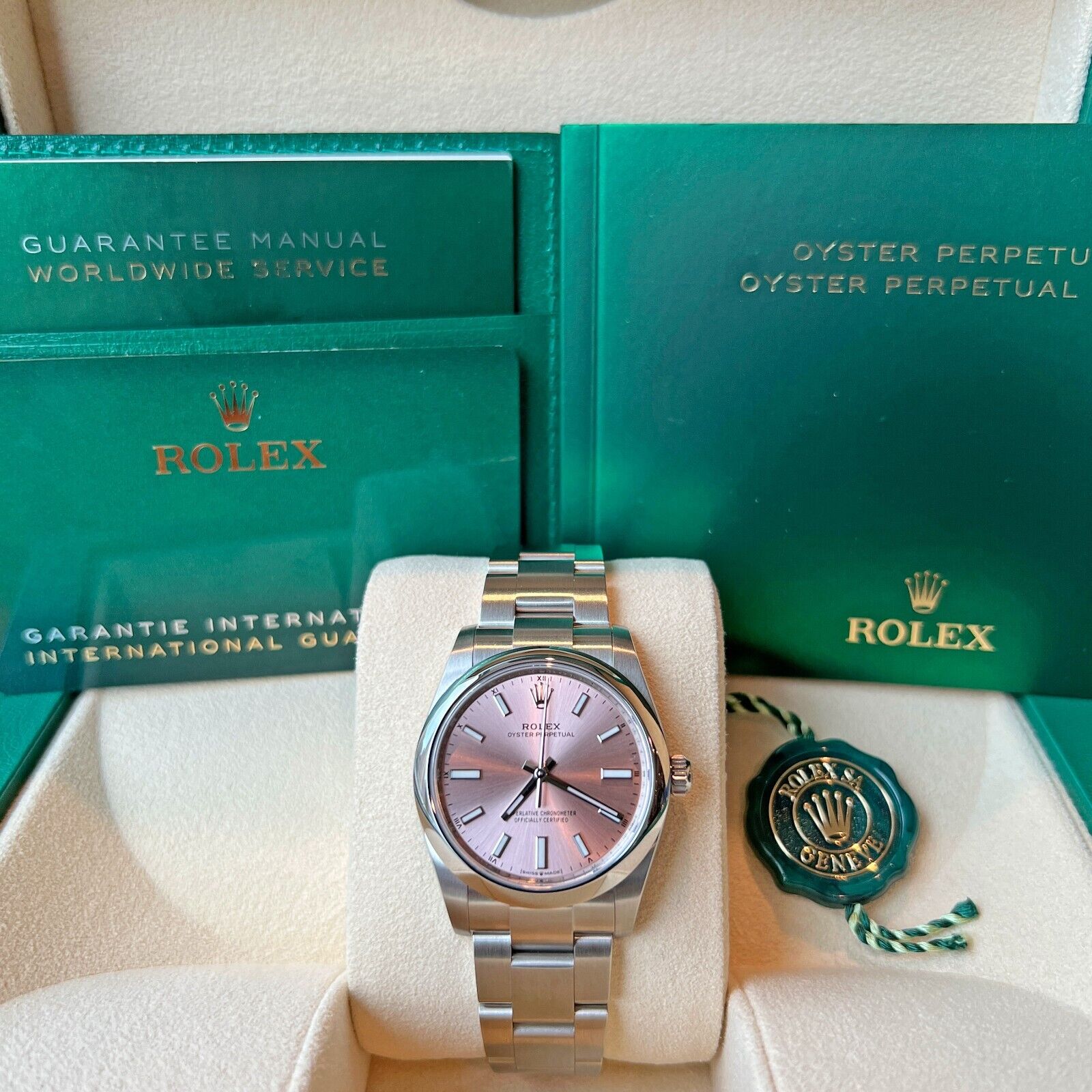 Discover the Rolex Oyster Perpetual Ladies Pink Dial 34mm