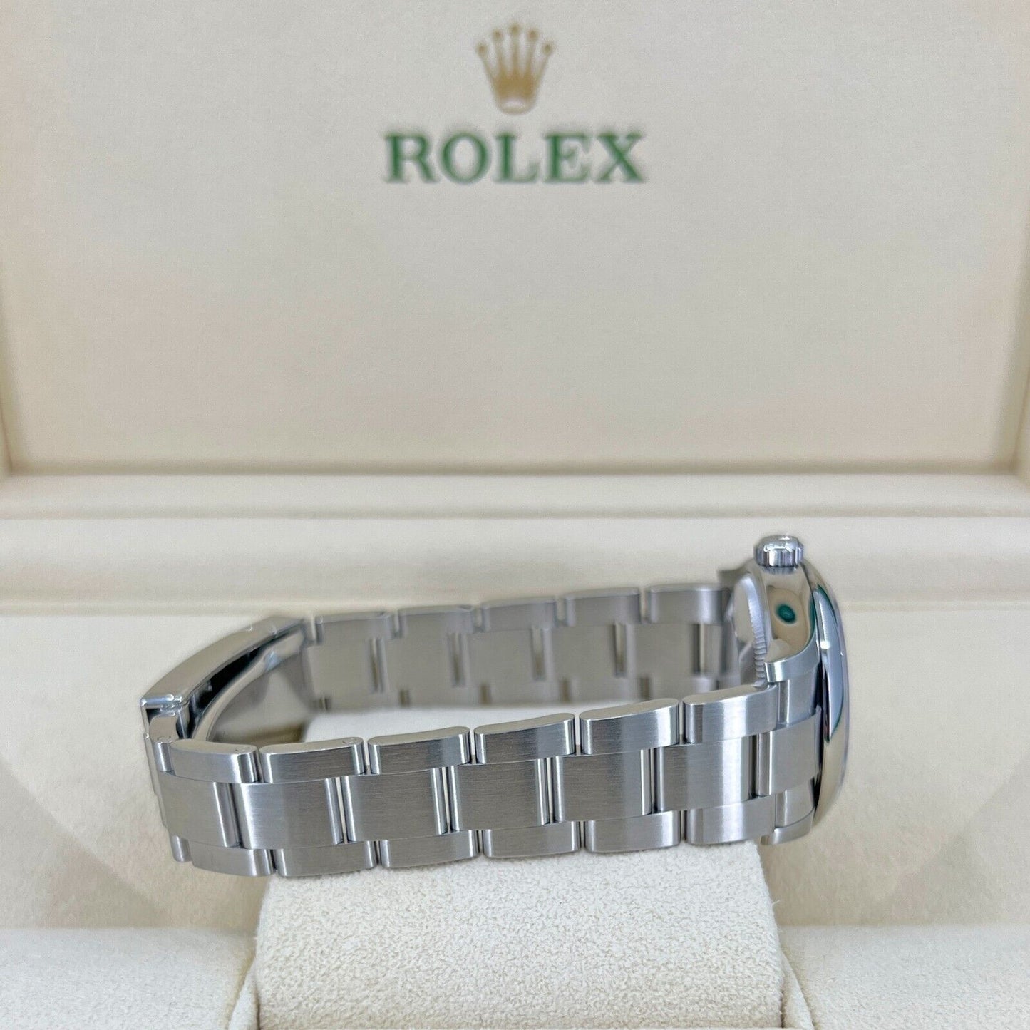 Rolex Oyster Perpetual Oystersteel, 31mm, Silver Dial, Ref# 277200-0001, Bracelet