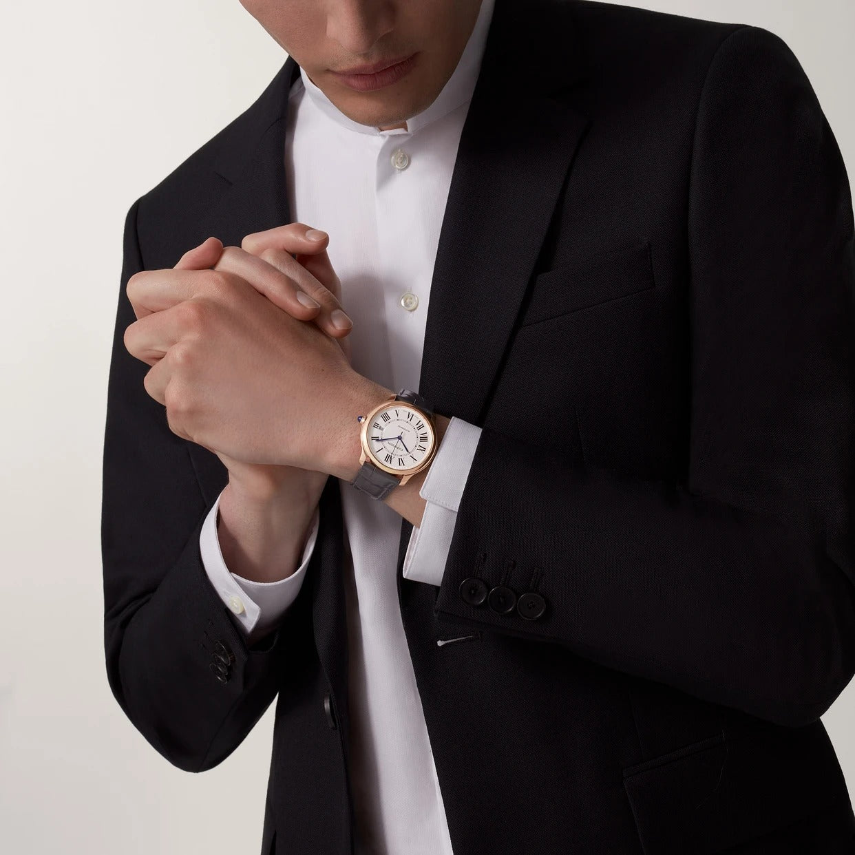 Unworn Cartier Ronde Louis Cartier, 18k Rose Gold, 40mm, Ref# WGRN0011, Watch on hand