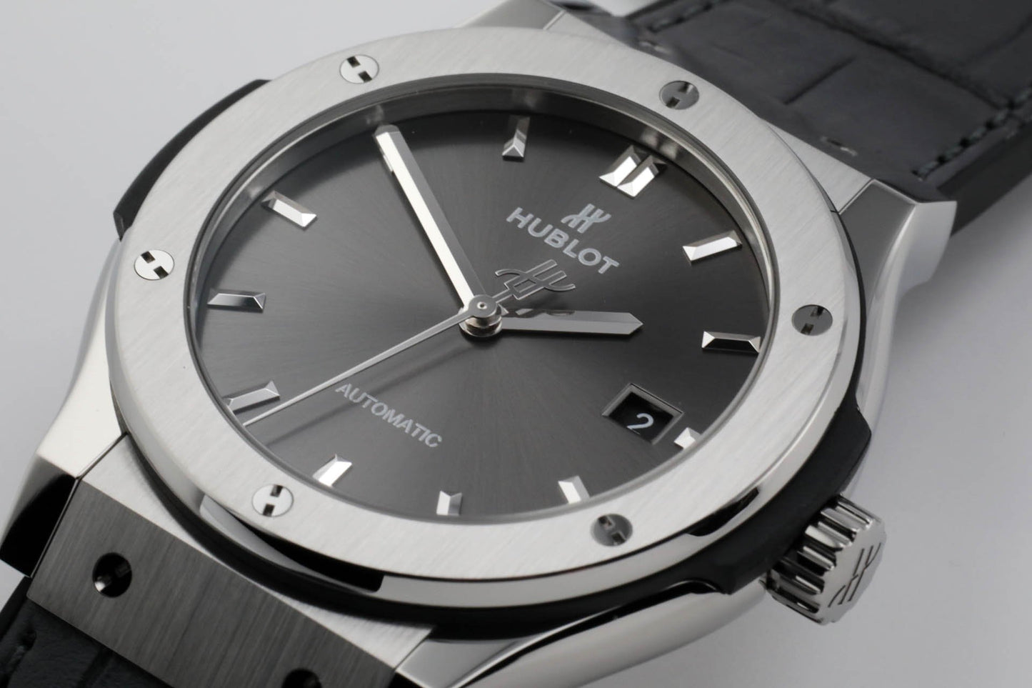 Hublot Classic Fusion Automatic 42mm, Ref#542.NX.7071.LR, Hands, Date