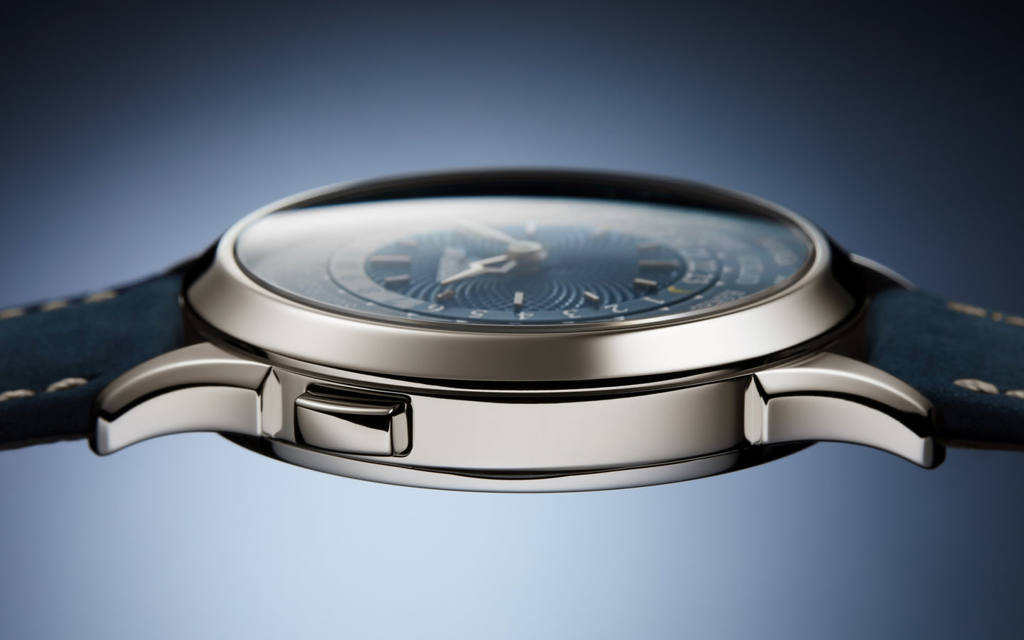 Patek Philippe Complication World Time cosmopolitan, Platinum, 38,5mm, Ref# 5230P-001, Bezel
