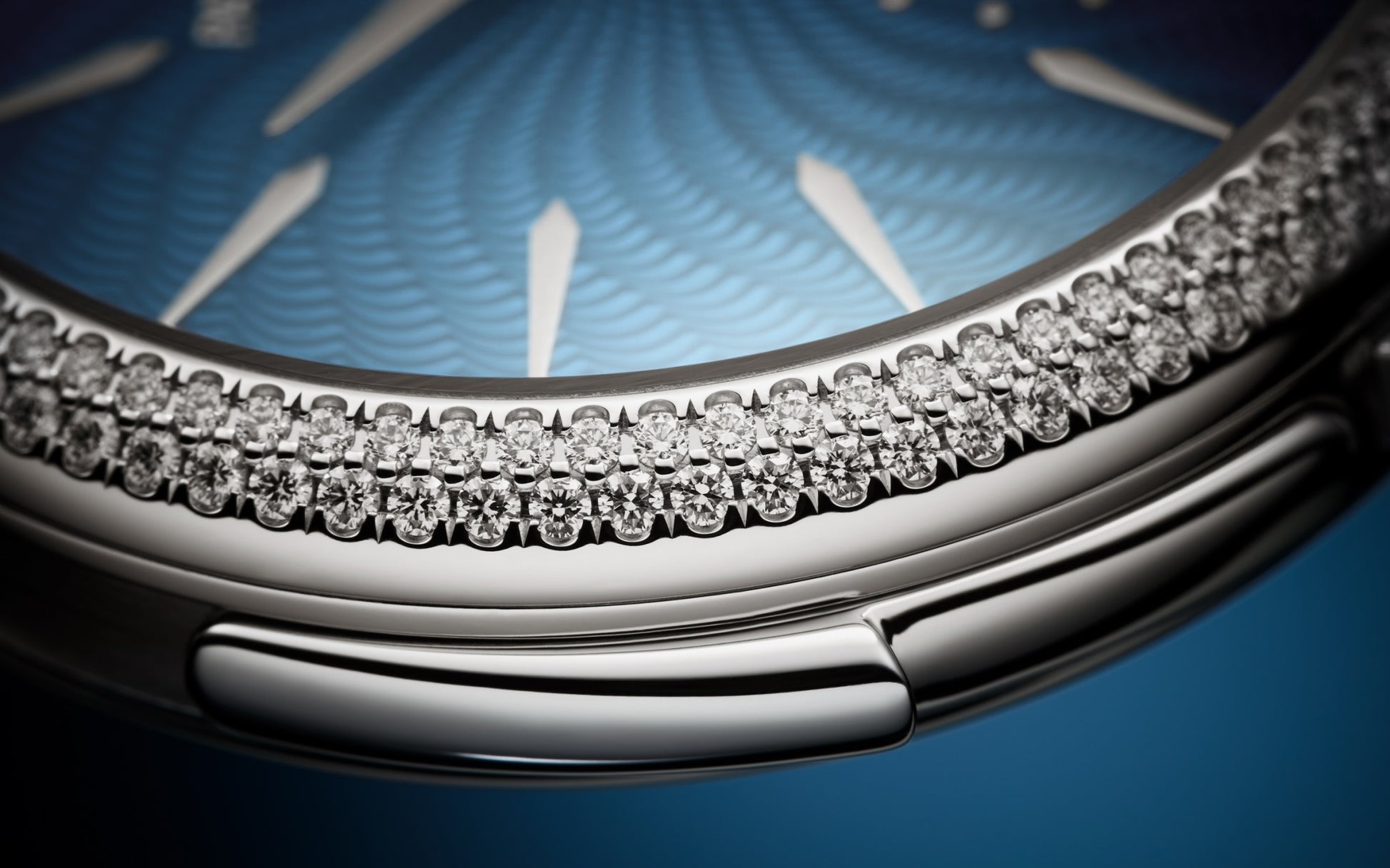 Ladies' Patek Philippe Grand Complication, 18k White Gold with set 194 Diamonds, 36mm, Ref# 7040/250G-001, Bezel