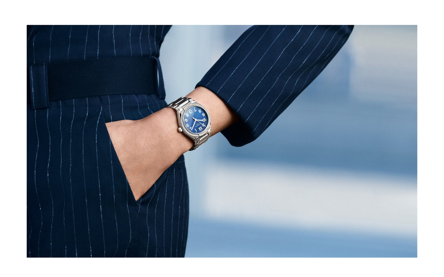 Patek Philippe Twenty~4 Automatic, Stainless Steel with 160 diamonds ~0,77ct, 36mm, Ref# 7300/1200A-001, watch on hand