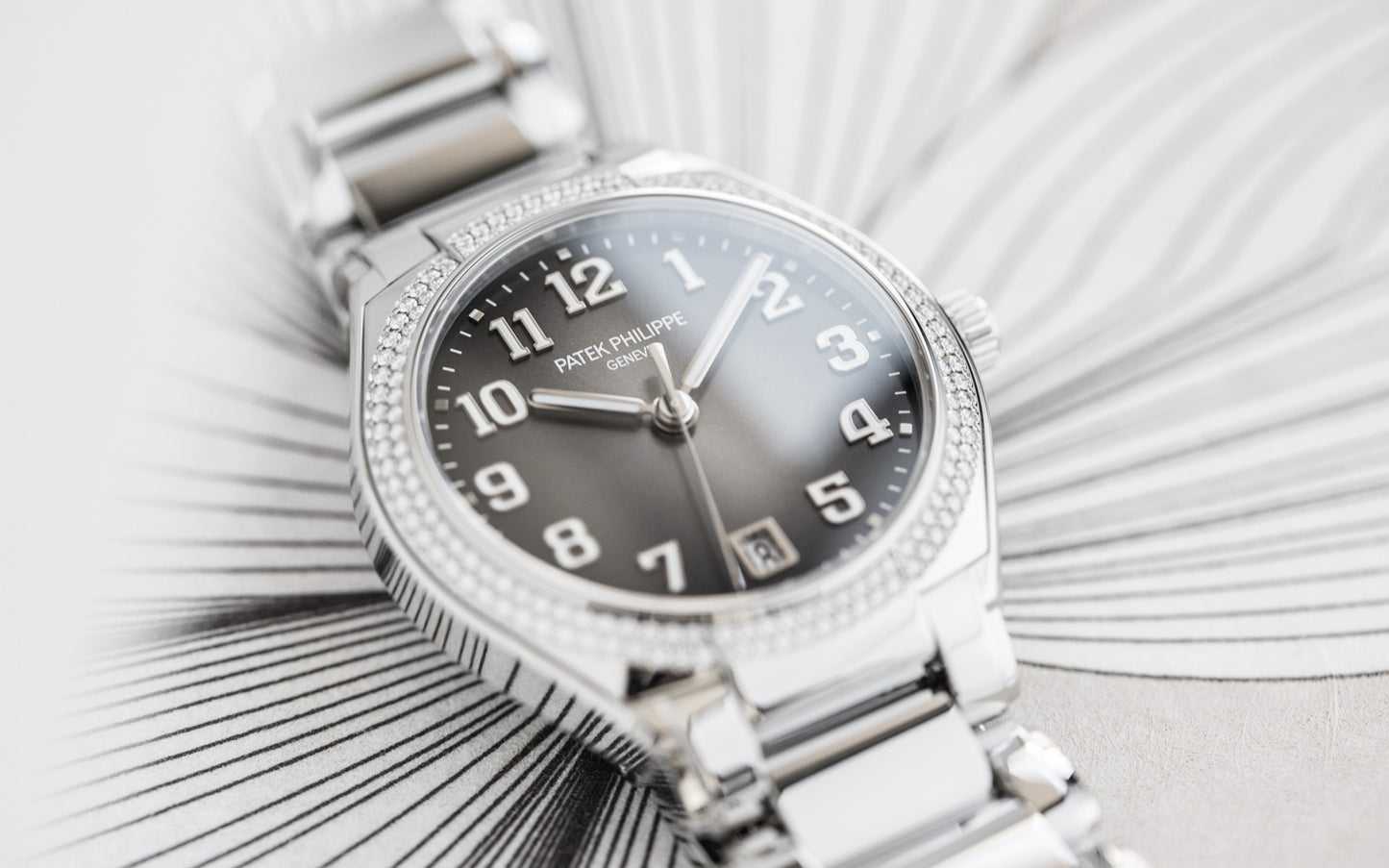 Patek Philippe Twenty~4 Automatic, Stainless Steel with 160 diamonds ~0,77ct, 36mm, Ref# 7300/1200A-010, Dial