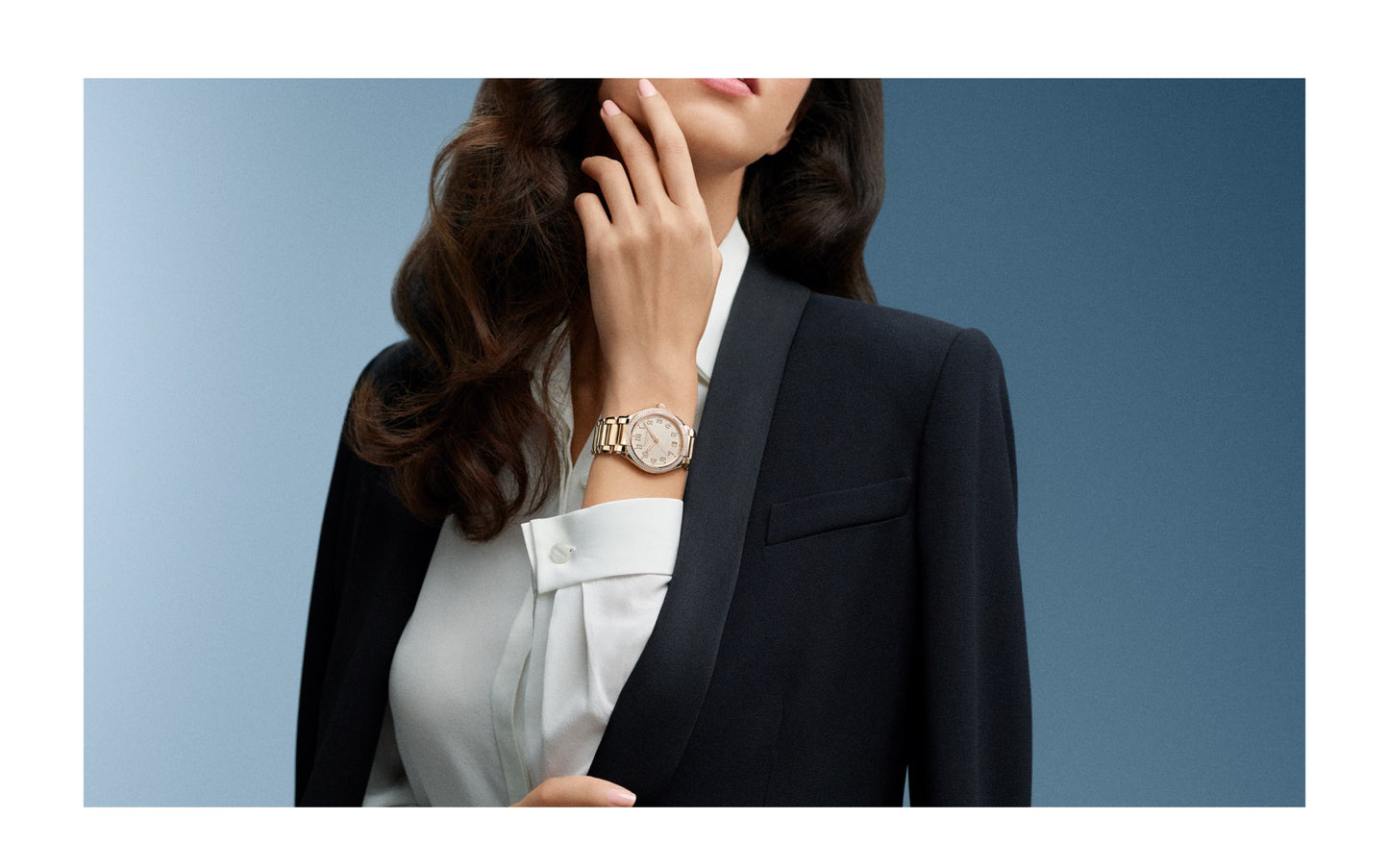 Patek Philippe Twenty~4 Automatic, 18k Rose Gold with 160 diamonds ~0,77ct, 36mm, Ref# 7300/1200R-010, watch on hand