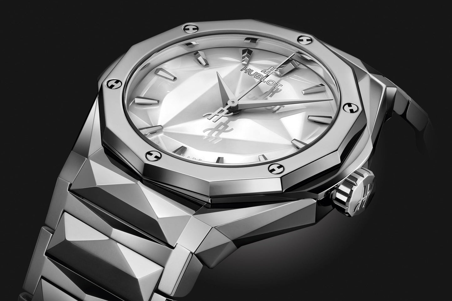 Side Hublot Classic Fusion ORLINSKI BRACELET TITANIUM WHITE Ref# 550.NS.2200.NS.ORL22