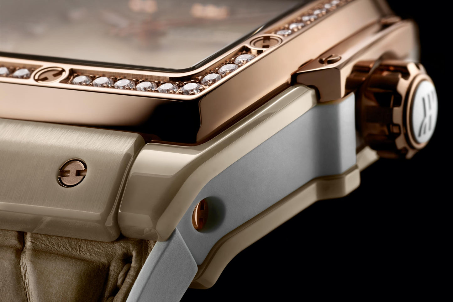 Side Hublot Spirit of Big Bang BEIGE CERAMIC KING GOLD DIAMONDS Ref# 665.CZ.898B.LR.1204