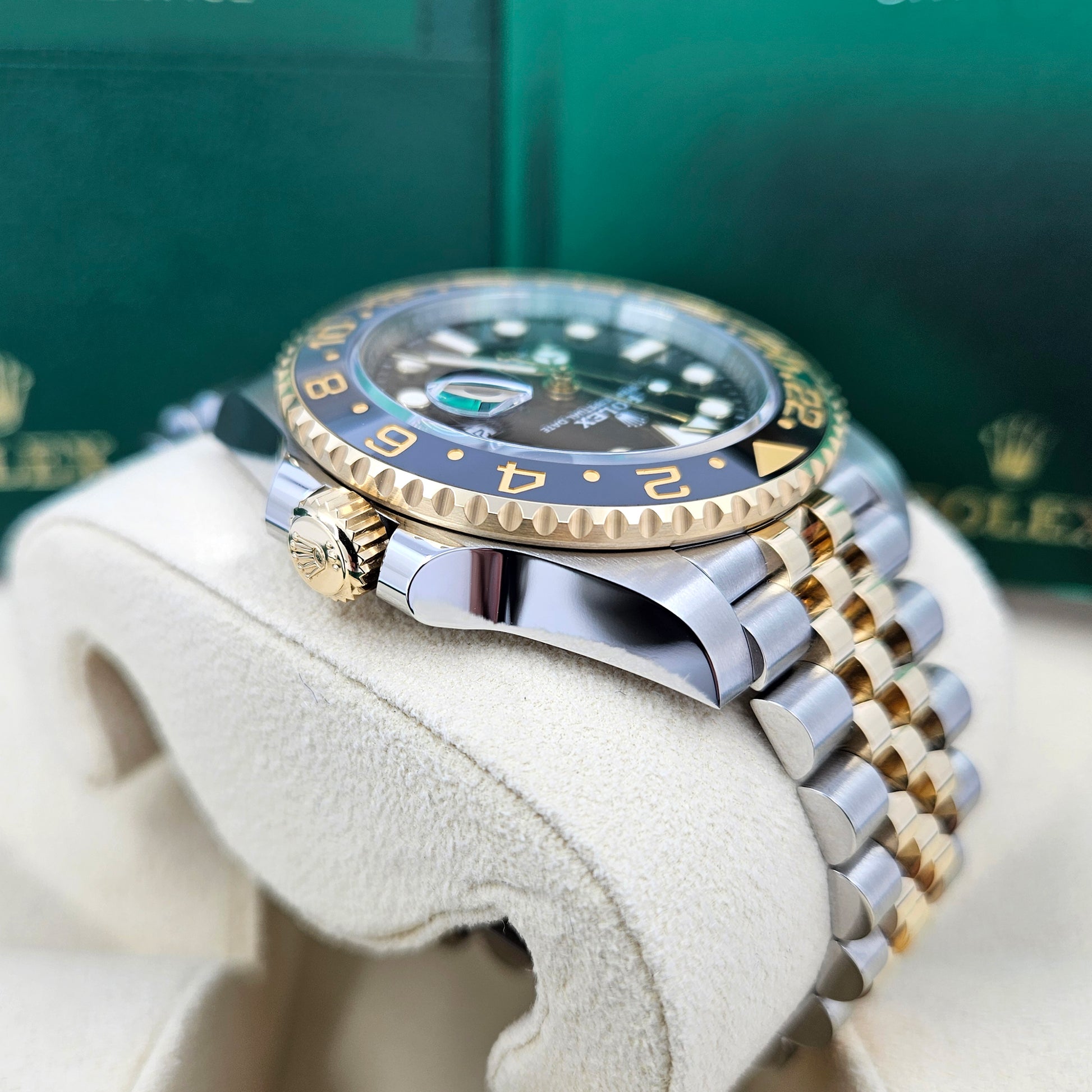 Rolex GMT-Master II, 40mm, Oystersteel and 18k Yellow Gold, Ref