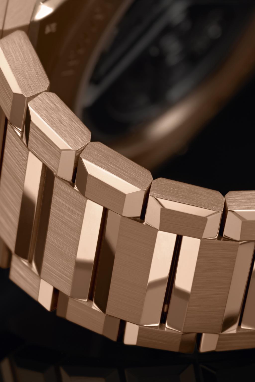 Hublot Big Bang Integrated Time Only King Gold, 40mm, 18k King Gold, Ref# 456.OX.0180.OX, Bracelet