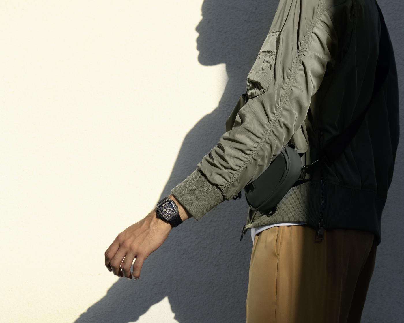 Hublot, Spirit of Big Bang Ceramic Carbon Beige Camo, Limited Edition, 42mm, Ref# 642 .CI.0191.RX.ECU23, watch on hand 3