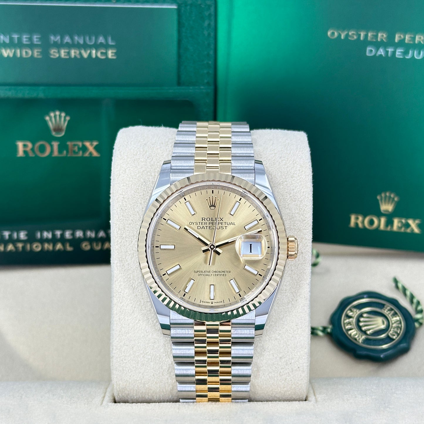 Rolex Datejust 36 Oystersteel and 18k Yellow Gold Ref# 126233-0015