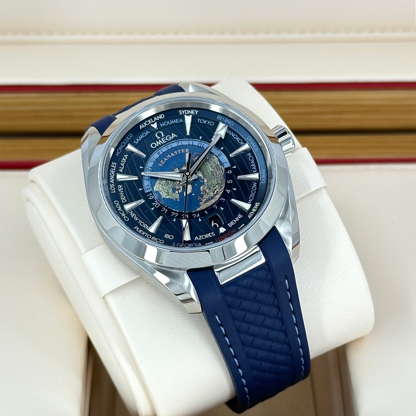 Omega, New 2025, Seamaster Aqua Terra, 220.12.43.22.03.001, box and papers