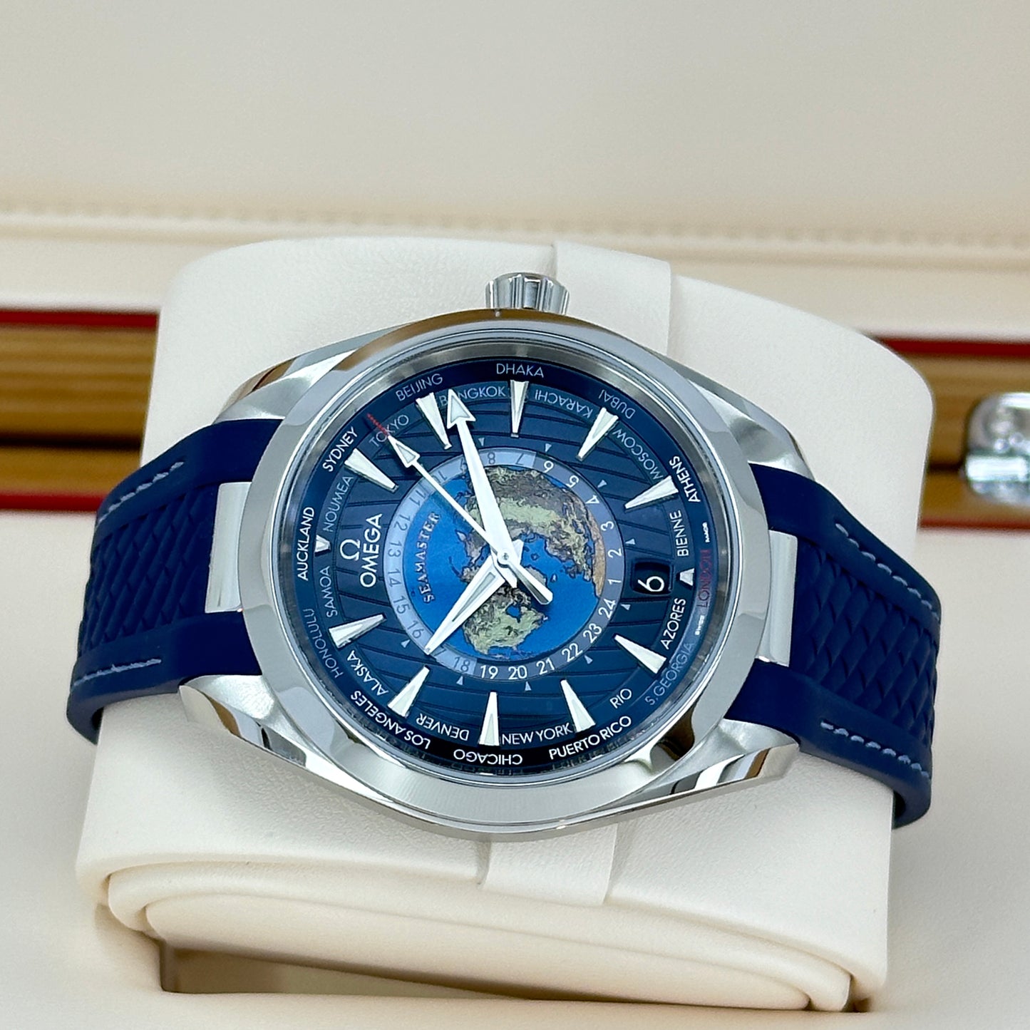Omega, New 2025, Seamaster Aqua Terra, 220.12.43.22.03.001, box and papers