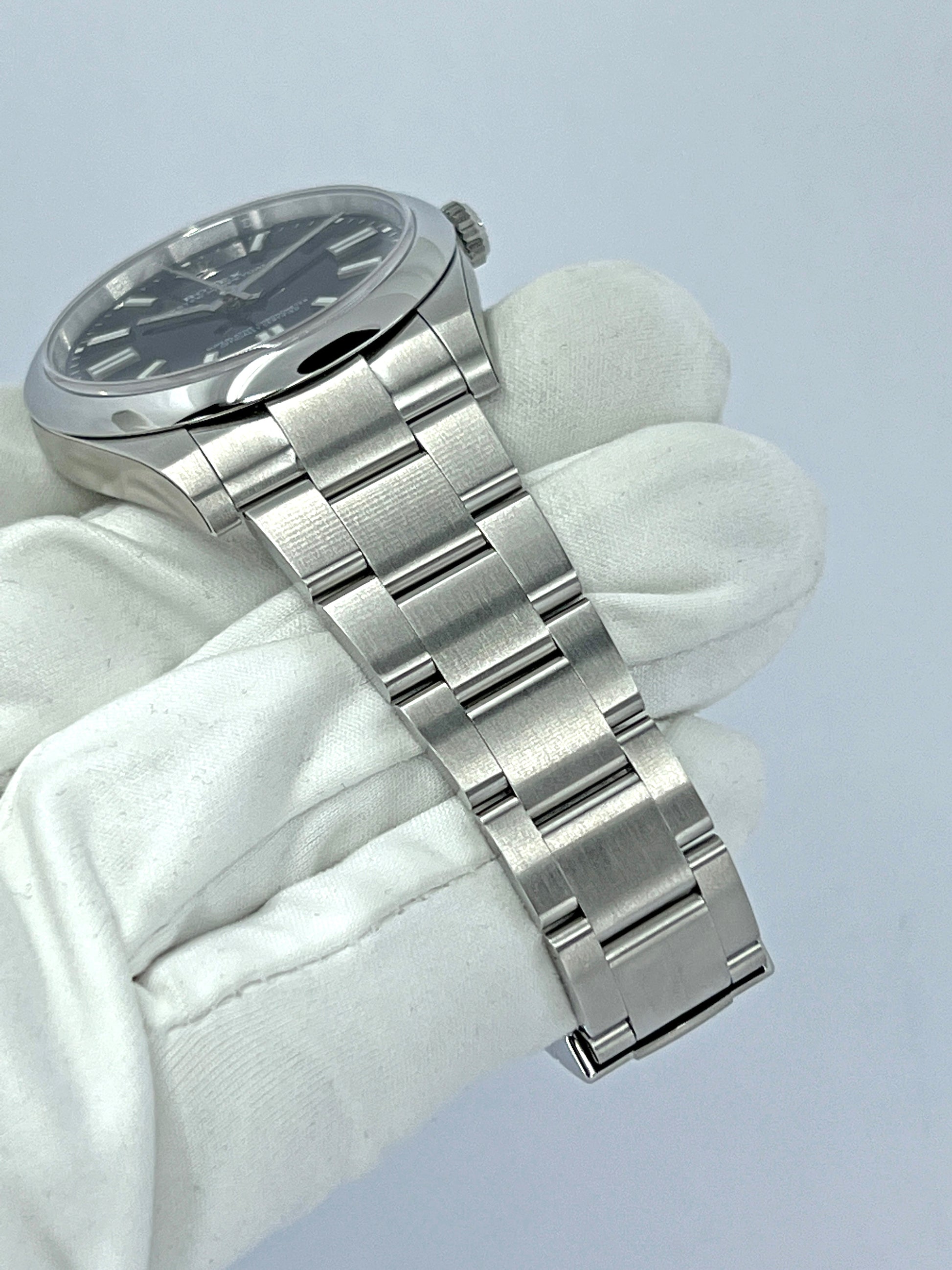 Rolex explorer no date hotsell