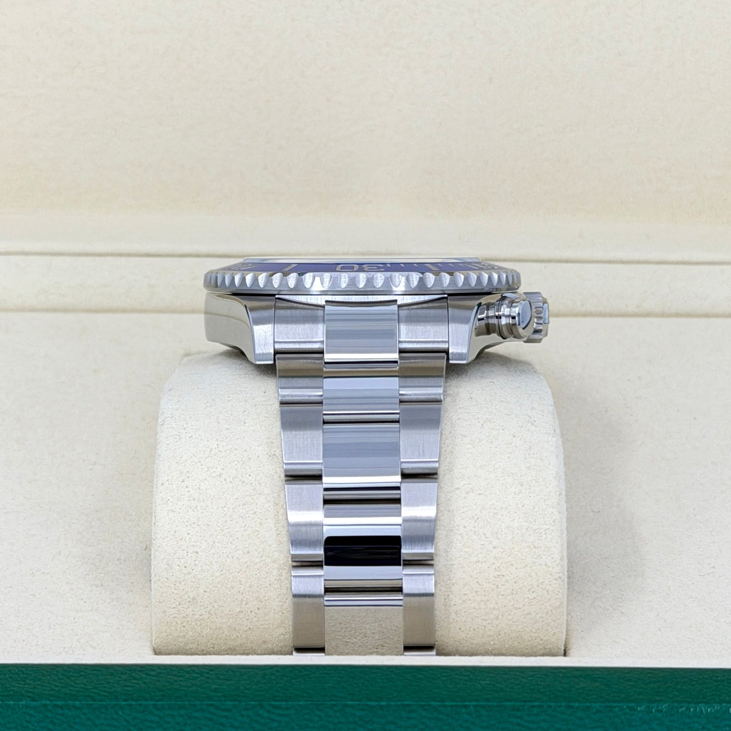 Unworn 2026, Rolex Yacht-Master II, Oystersteel, 44mm, White dial, Oyster, Ref# 126680-0001, box and papers
