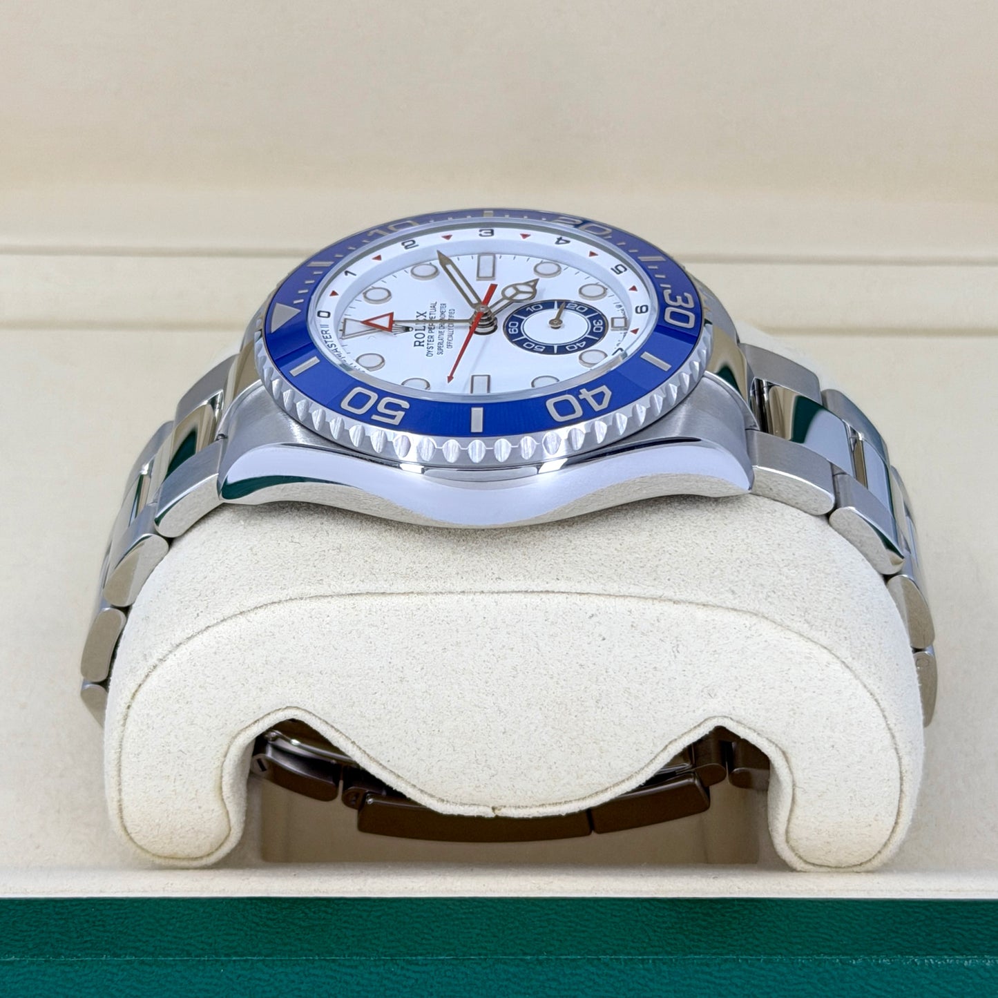 Unworn 2026, Rolex Yacht-Master II, Oystersteel, 44mm, White dial, Oyster, Ref# 126680-0001, box and papers