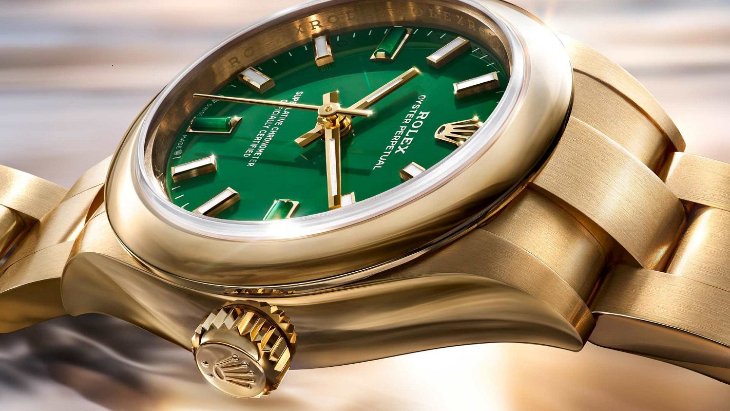 Rolex Oyster Perpetual, 18k Yellow Gold, 28mm, Green dial, Domed Oyster, Ref# 276208-0002, Side