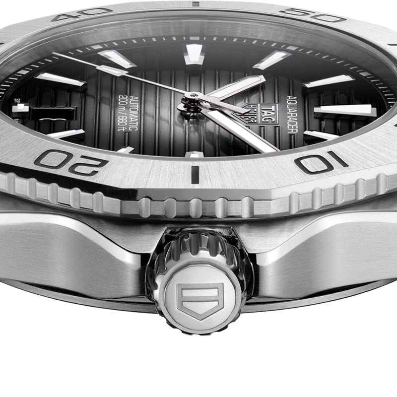 TAG Heuer Aquaracer Professional 200 Date, Stainless Steel, 40mm, Ref# WBP2110.BA0627, Crown