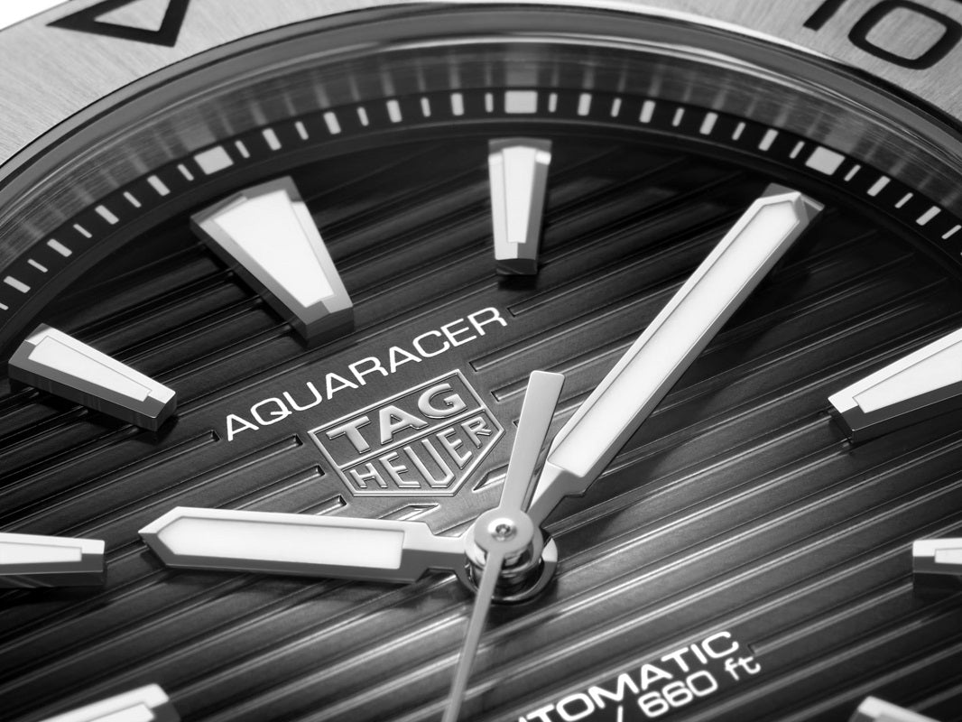 TAG Heuer Aquaracer Professional 200 Date, Stainless Steel, 40mm, Ref# WBP2110.BA0627, Hands and markers