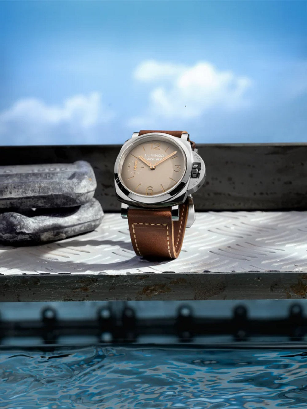 Panerai Luminor, 47mm, Stainless Steel, Ref# PAM01735, Main view