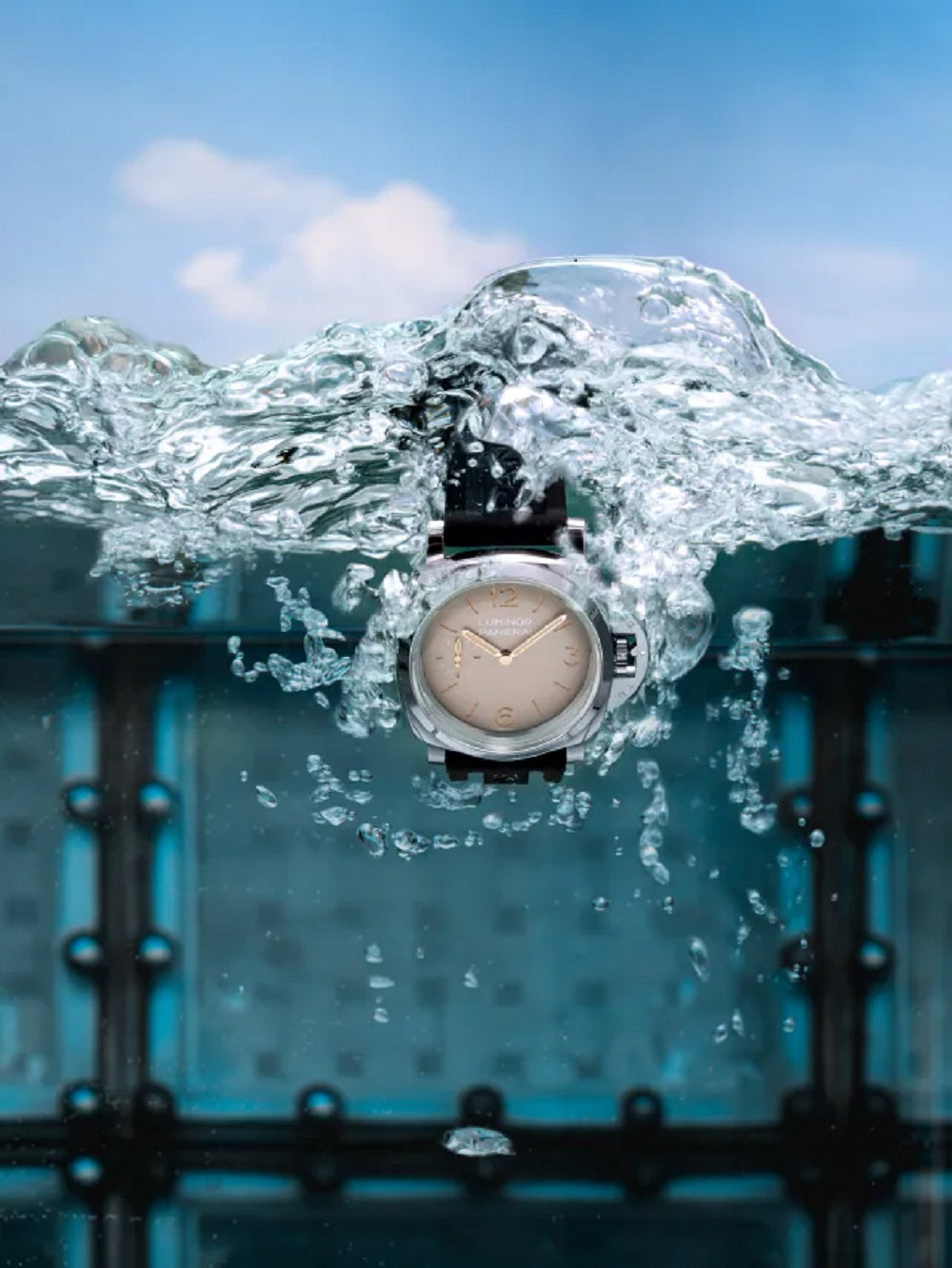 Panerai Luminor, 47mm, Stainless Steel, Ref# PAM01735, Watch in water