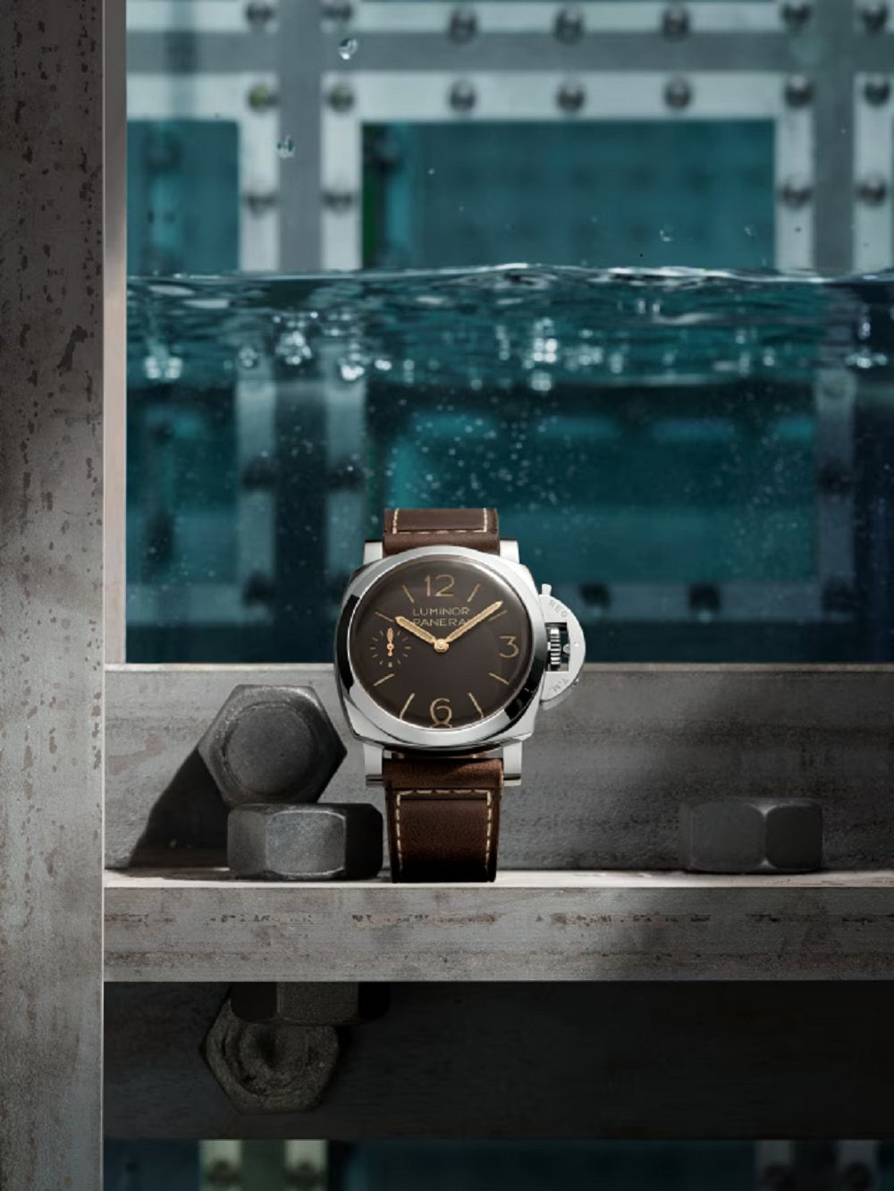 Panerai Luminor, 44mm, Stainless Steel, Ref# PAM01731, main view 1