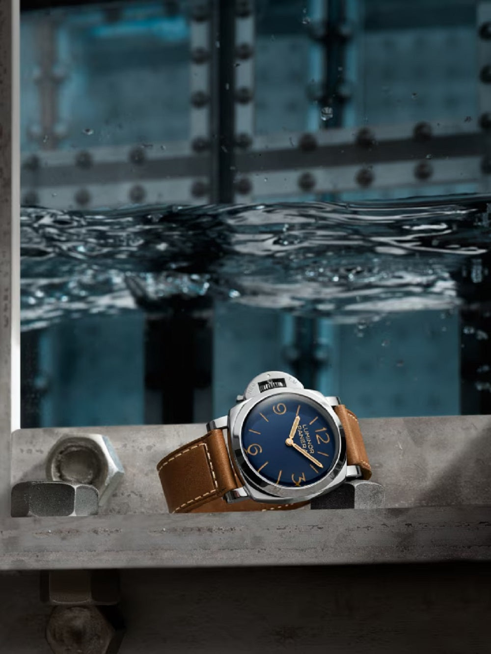 Panerai Luminor Destro, 44mm, Stainless Steel, Ref# PAM01732, Watch in water 1