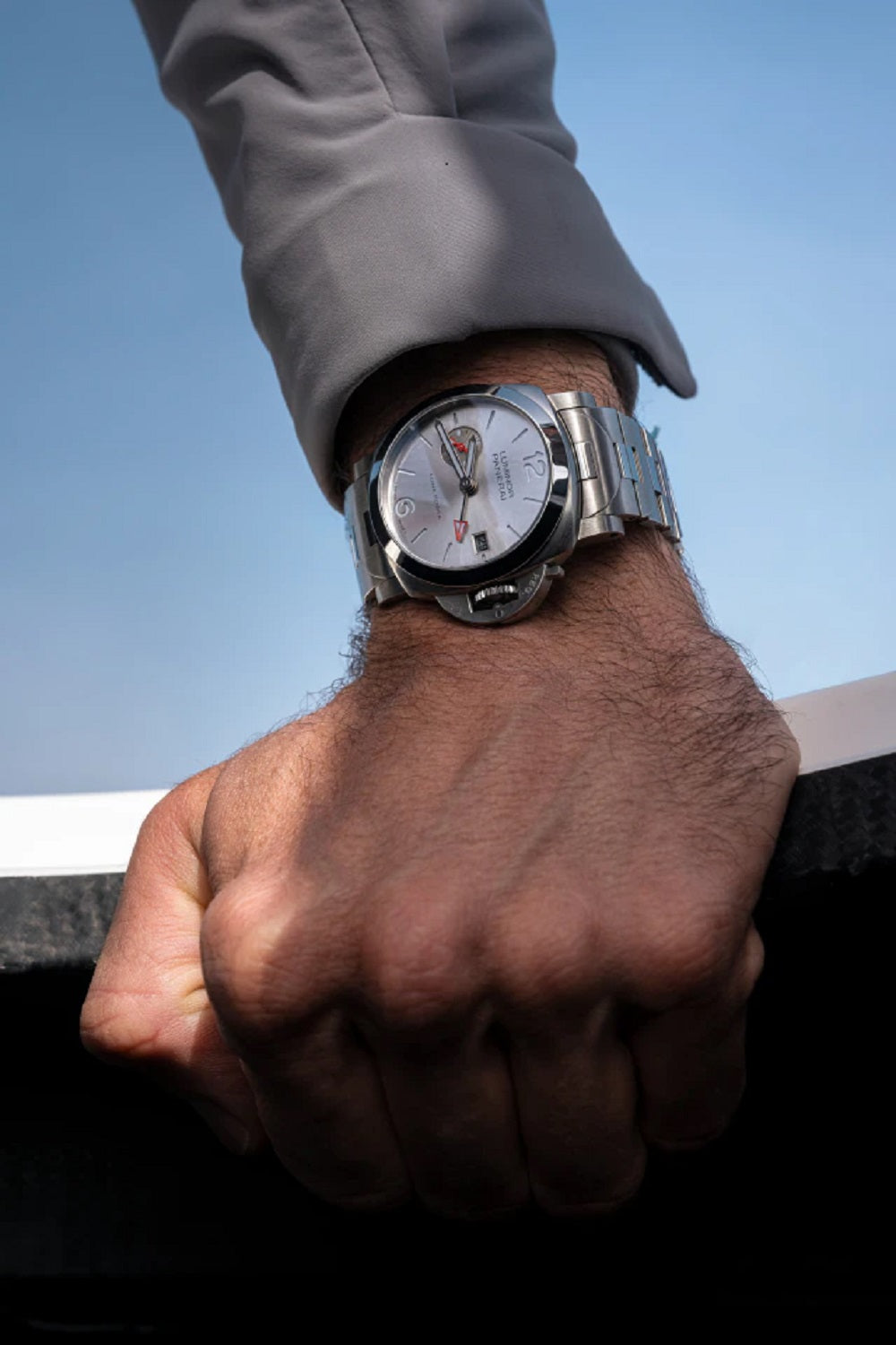 Panerai Luminor Luna Rossa GMT, 40mm, Stainless Steel, Ref# PAM01791, Watch on hand