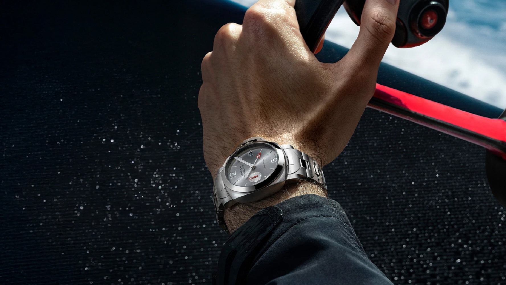 Panerai Luminor Luna Rossa GMT, 40mm, Stainless Steel, Ref# PAM01791, Watch on hand 1