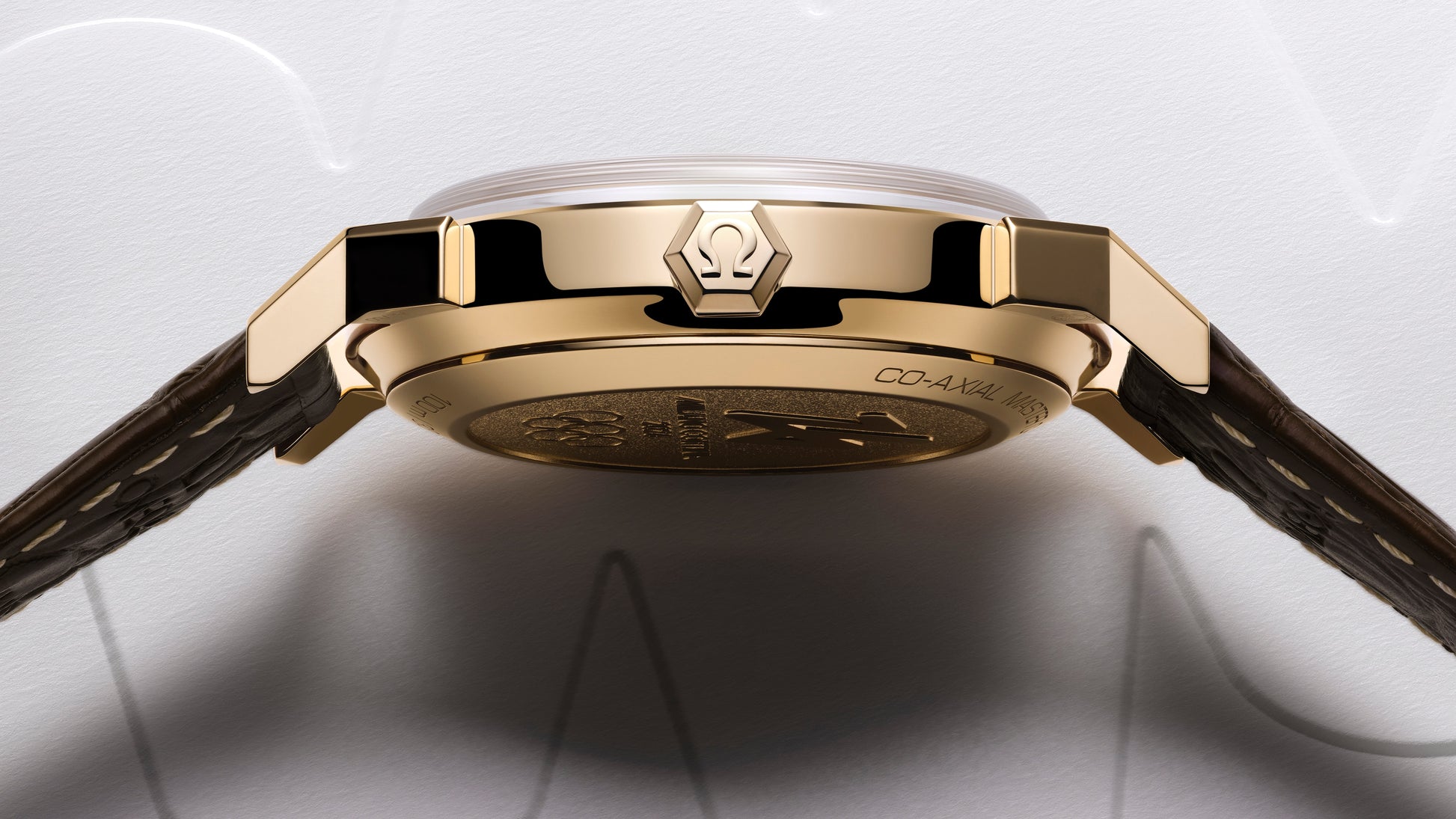 Unworn, Omega Seamaster 37mm, 18k Moonshine™ Gold, Co‑Axial Master Chronometer, Ref# 522.53.37.20.04.001, Crown