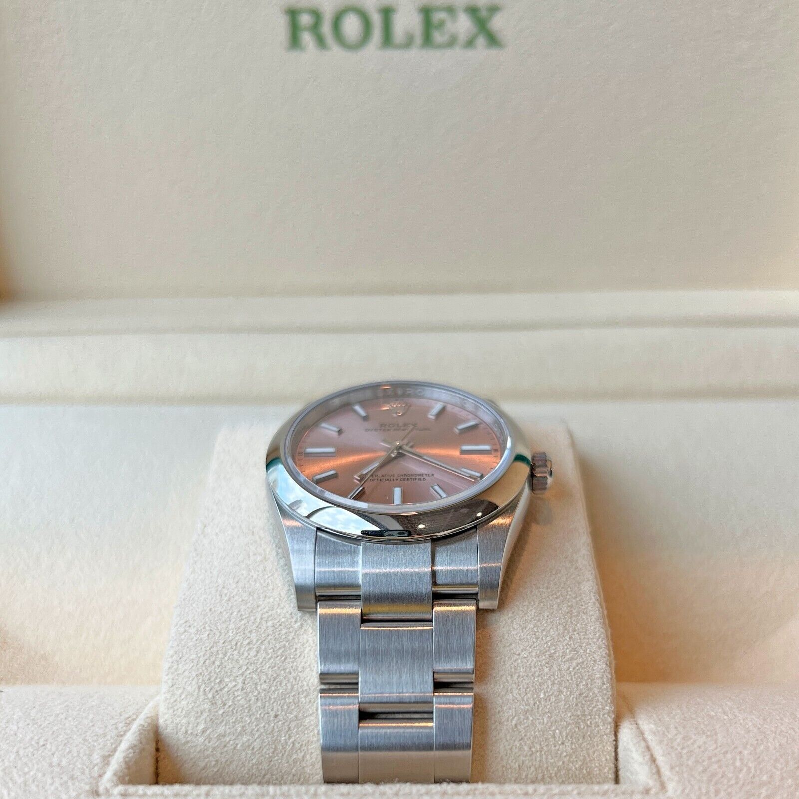 Rolex, Oyster Perpetual Ladies, Pink Dial, 34mm, Oystersteel, Ref# 124200-0004, Side 1