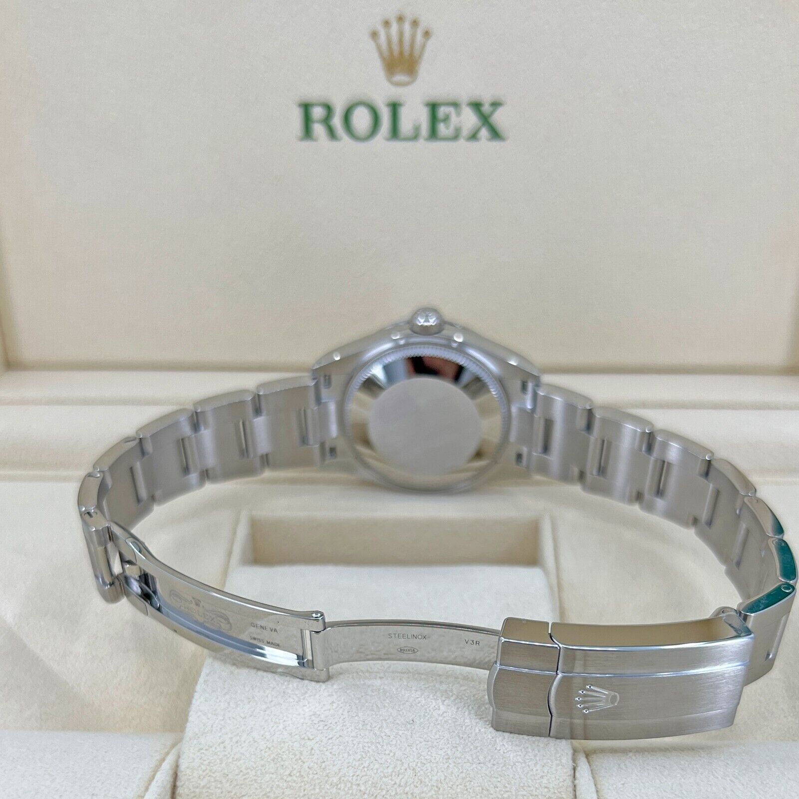 Rolex Oyster Perpetual Oystersteel, 31mm, Silver Dial, Ref# 277200-0001, Back 1